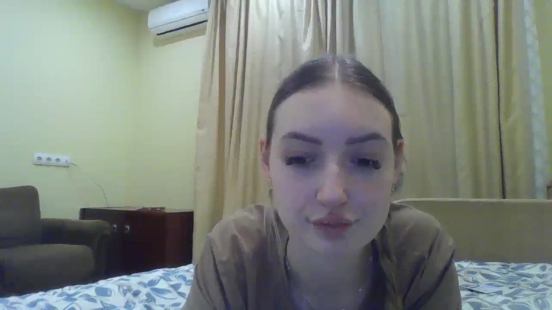 Gallery image thumbnail from EmmaDream18's myfreecams stream on, 12/25/2025, 19:37 image 12 of 20