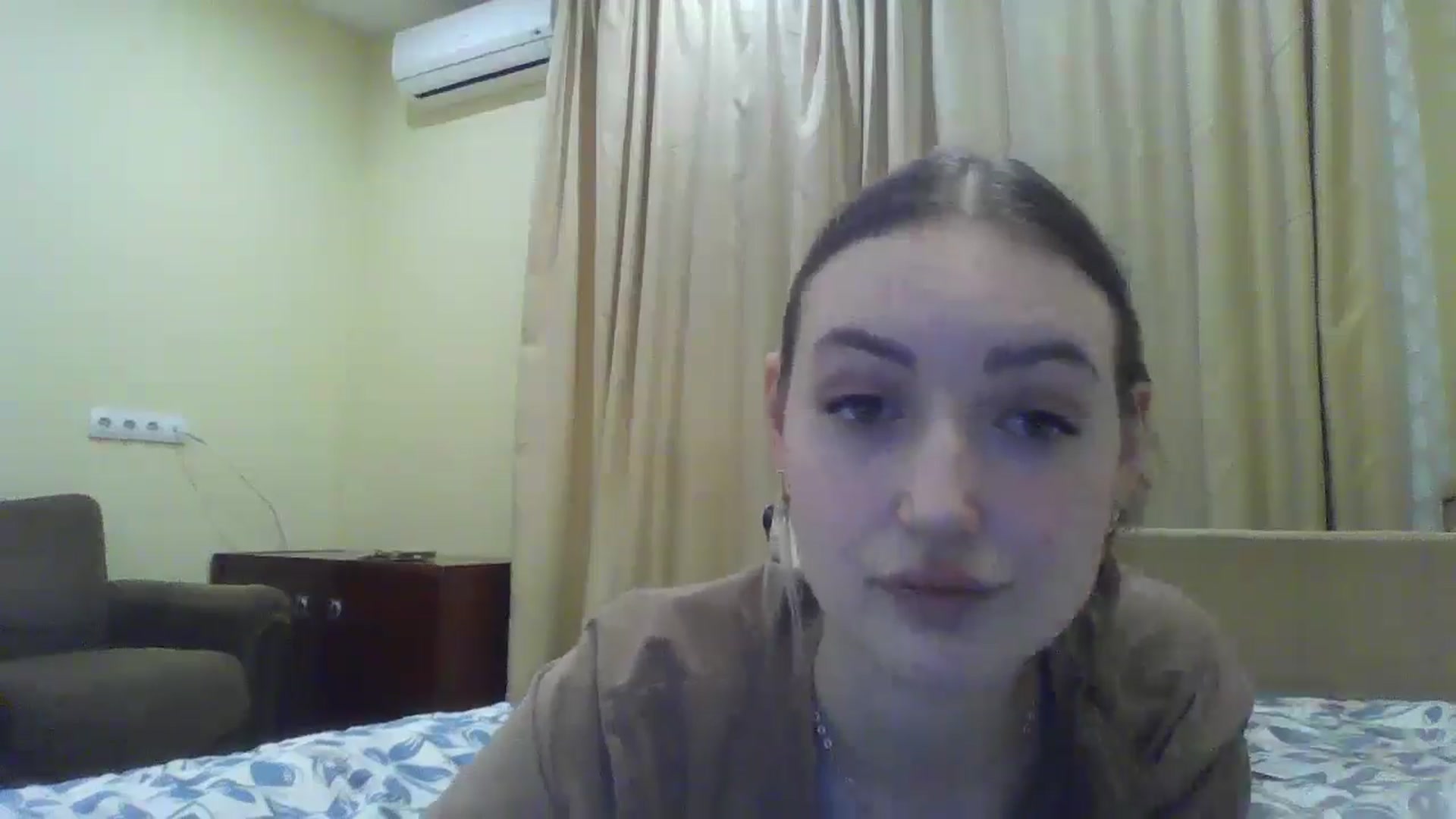 Gallery image thumbnail from EmmaDream18's myfreecams stream on, 12/25/2025, 19:37 image 13 of 20