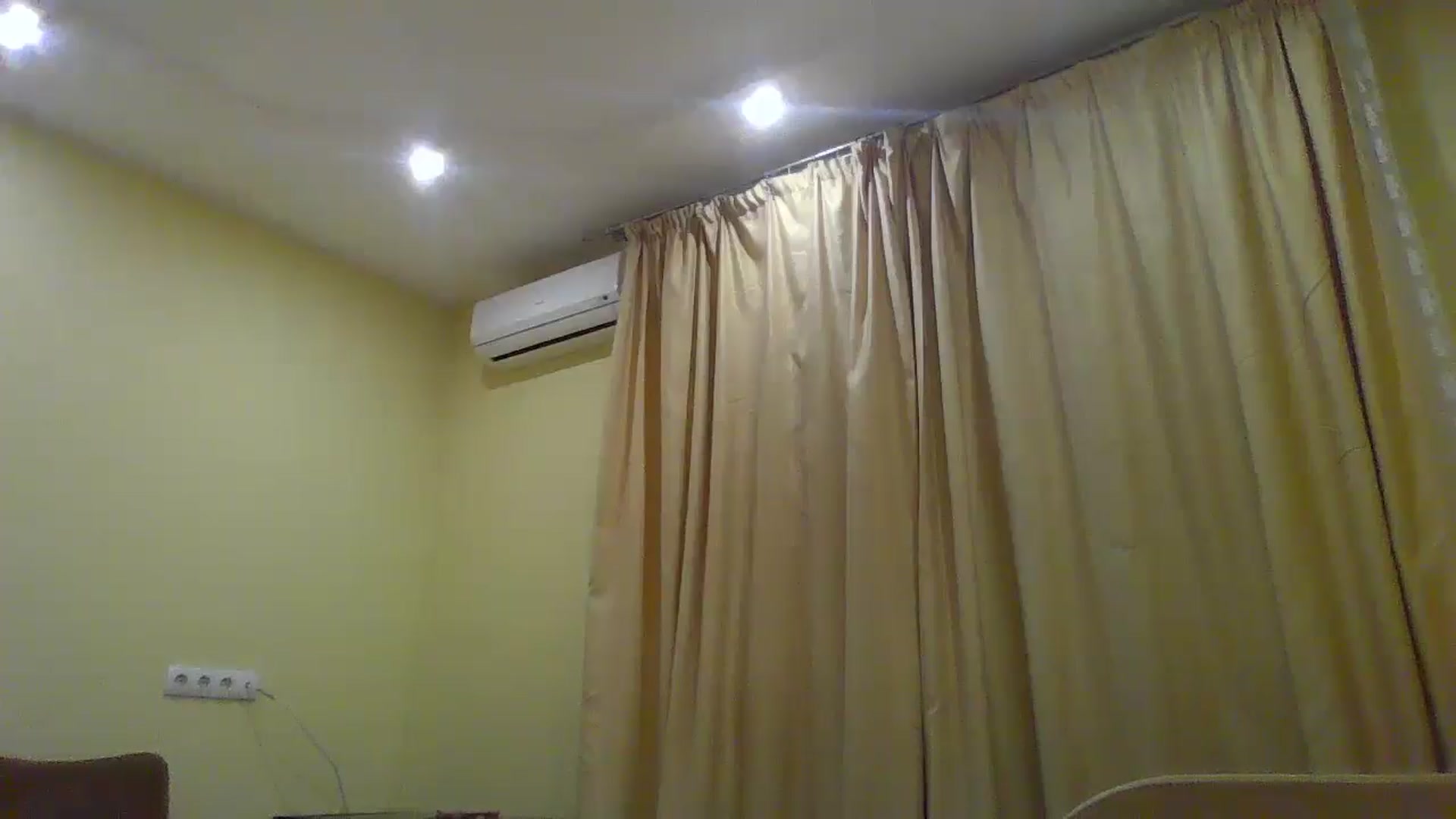 Gallery image thumbnail from EmmaDream18's myfreecams stream on, 12/25/2025, 21:10 image 3 of 20