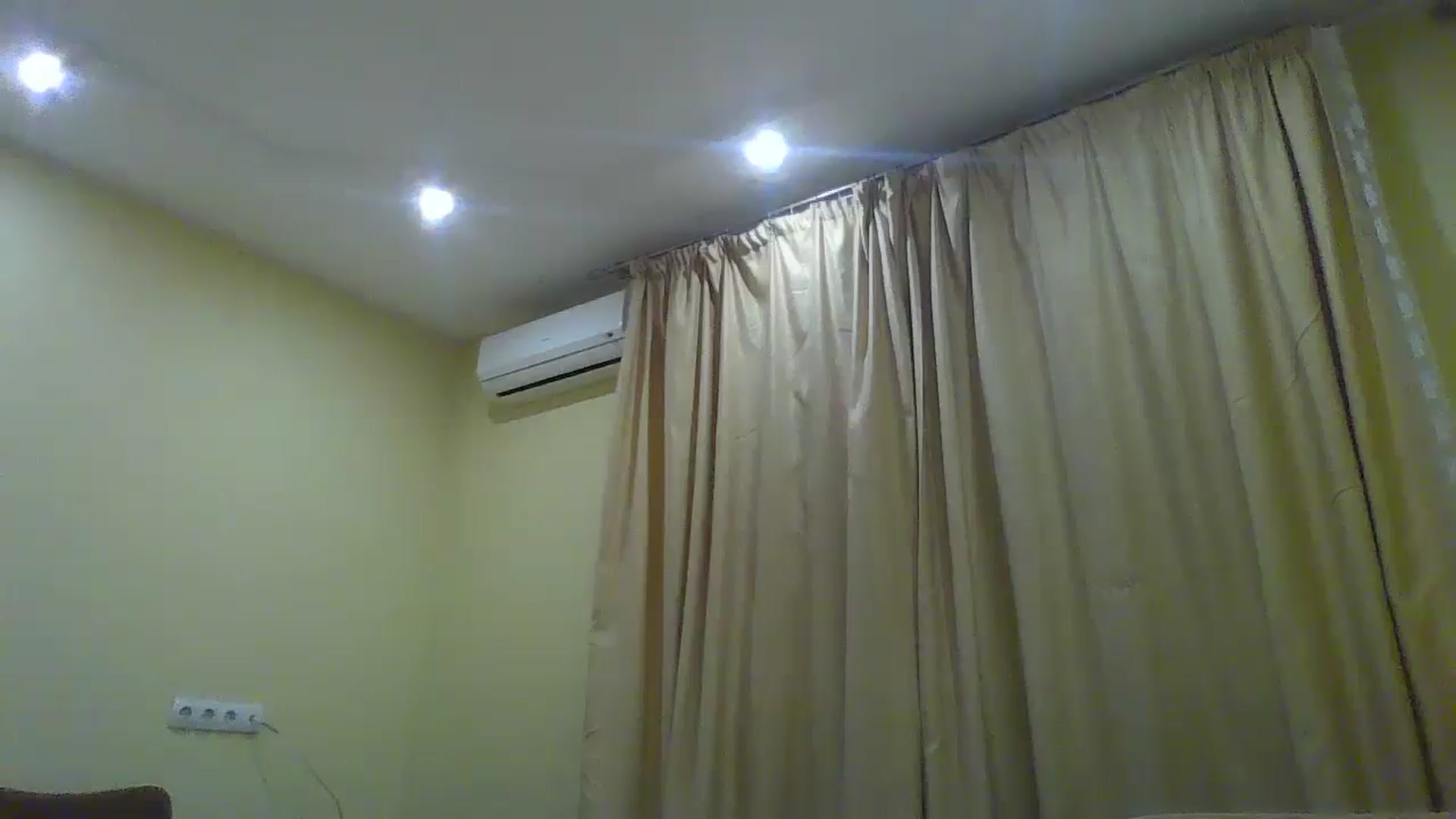 Gallery image thumbnail from EmmaDream18's myfreecams stream on, 12/25/2025, 21:10 image 11 of 20