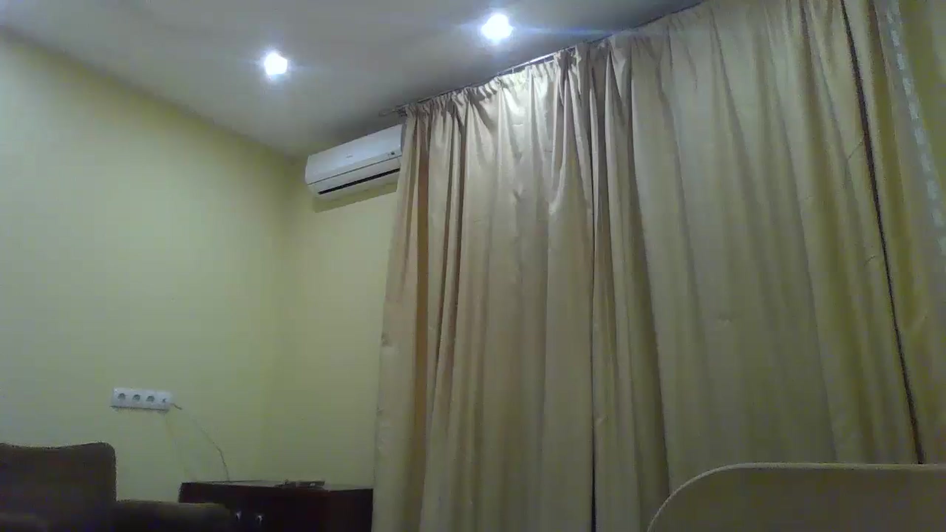 Gallery image thumbnail from EmmaDream18's myfreecams stream on, 12/25/2025, 21:10 image 16 of 20
