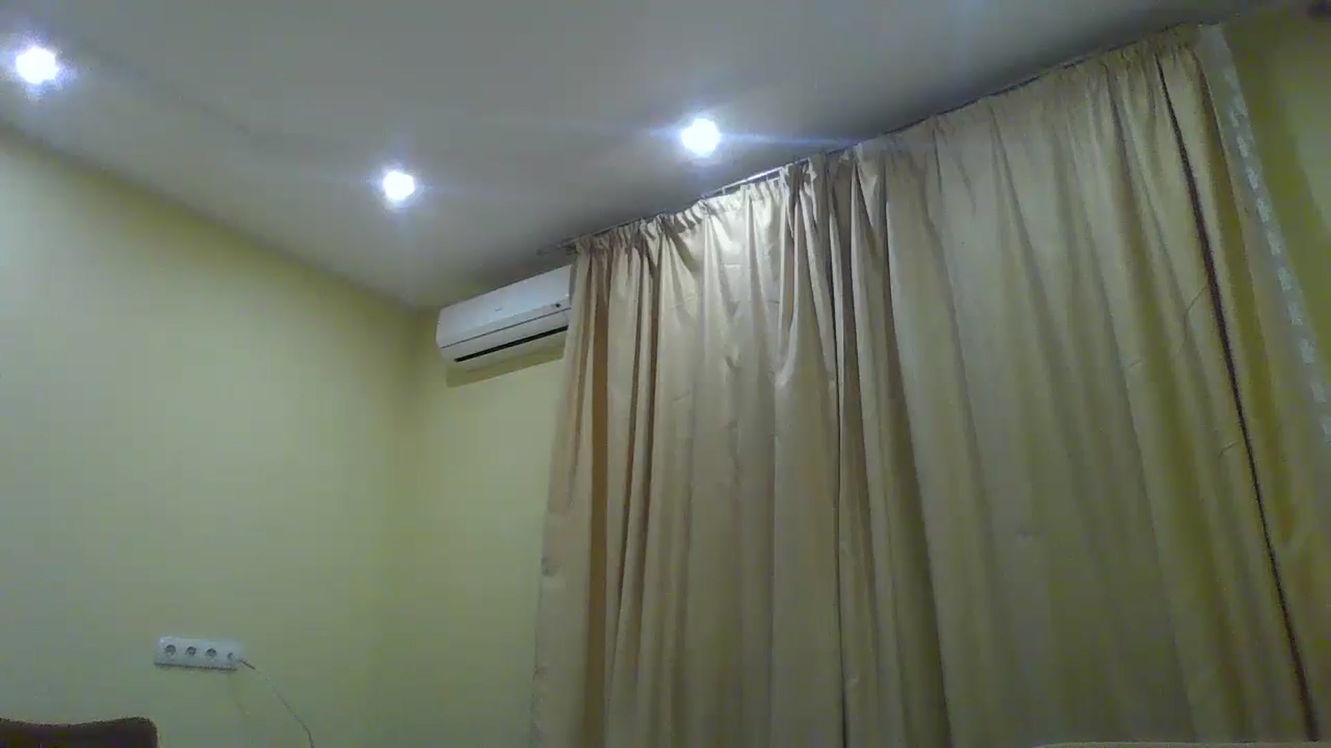 Gallery image thumbnail from EmmaDream18's myfreecams stream on, 12/25/2025, 21:10 image 10 of 20