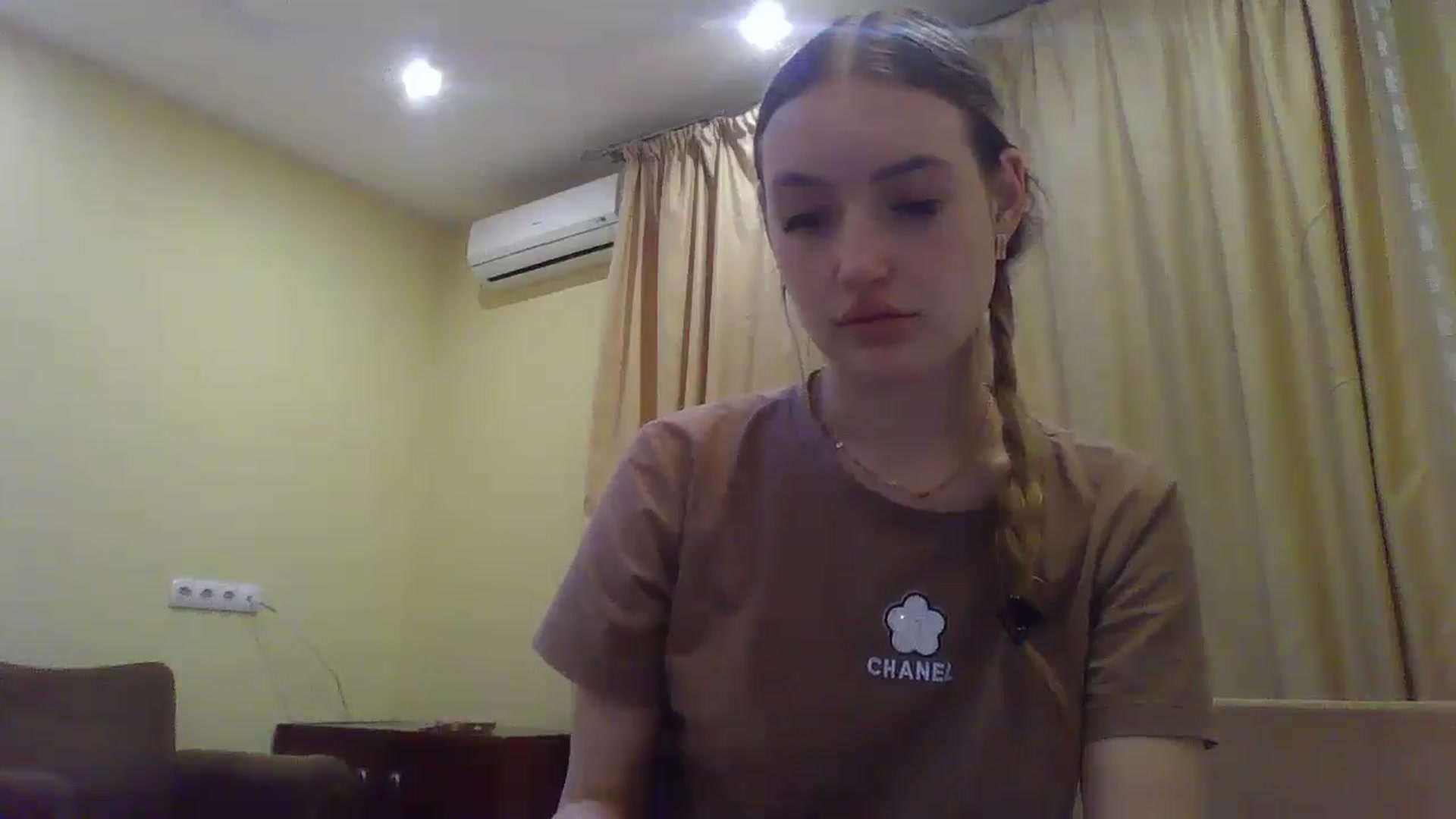 Gallery image thumbnail from EmmaDream18's myfreecams stream on, 12/25/2025, 21:50 image 10 of 20