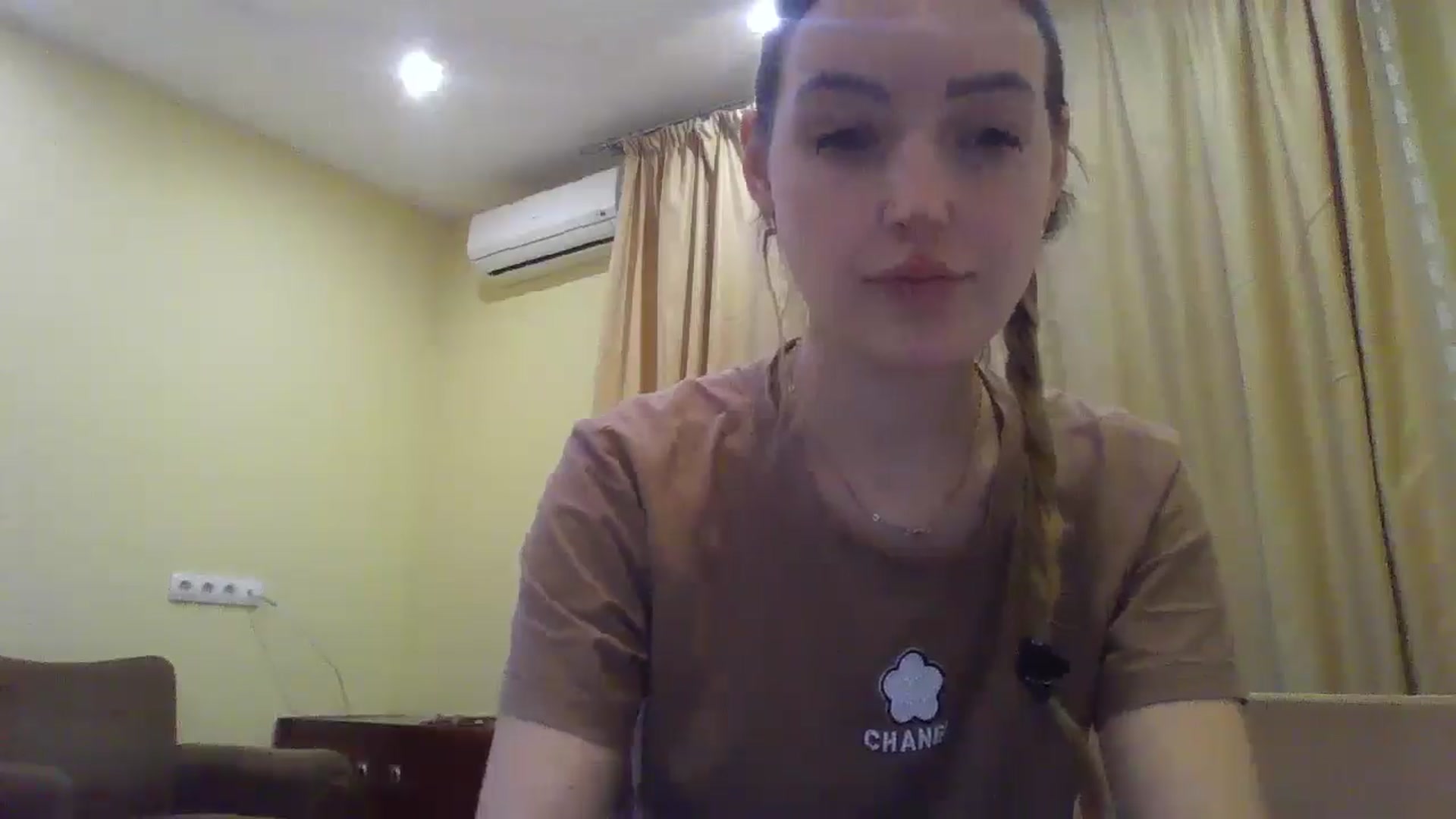 Gallery image thumbnail from EmmaDream18's myfreecams stream on, 12/25/2025, 21:50 image 15 of 20