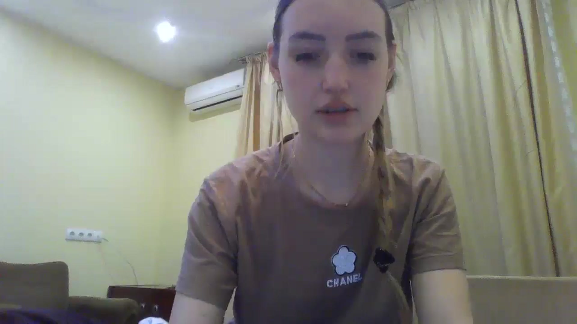Gallery image thumbnail from EmmaDream18's myfreecams stream on, 12/25/2025, 21:50 image 19 of 20