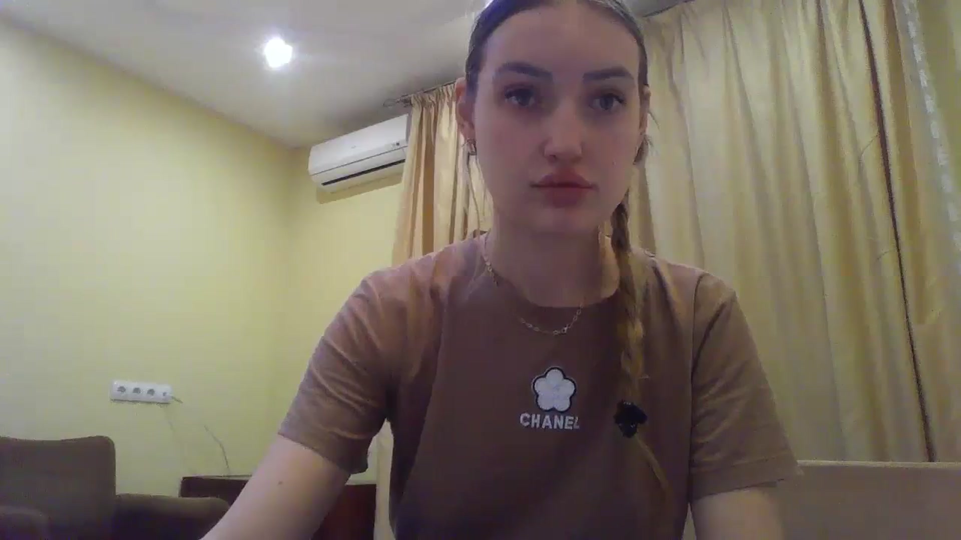 Gallery image thumbnail from EmmaDream18's myfreecams stream on, 12/25/2025, 21:50 image 3 of 20