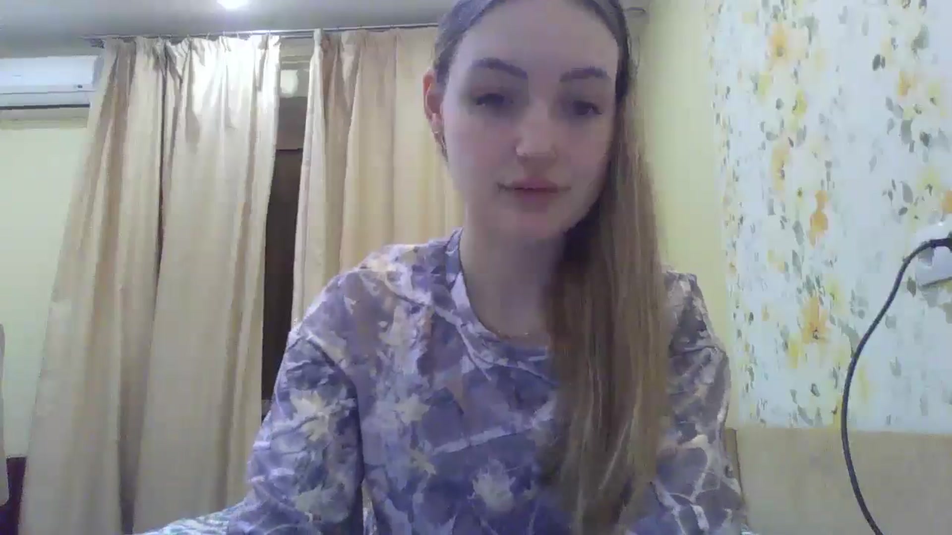 Gallery image thumbnail from EmmaDream18's myfreecams stream on, 12/26/2025, 24:13 image 12 of 20
