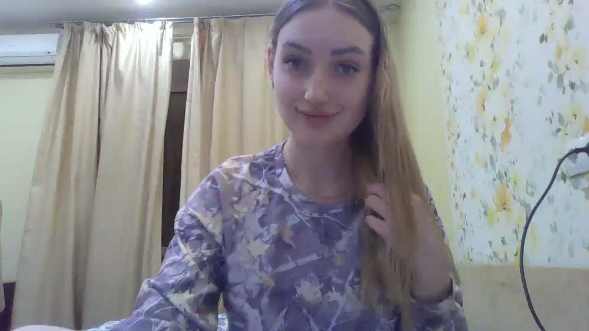 Gallery image thumbnail from EmmaDream18's myfreecams stream on, 12/26/2025, 24:13 image 9 of 20