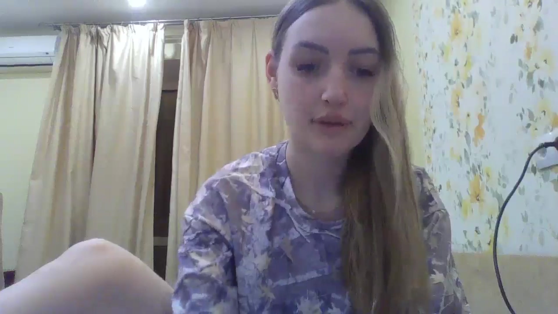 Gallery image thumbnail from EmmaDream18's myfreecams stream on, 12/26/2025, 24:13 image 19 of 20