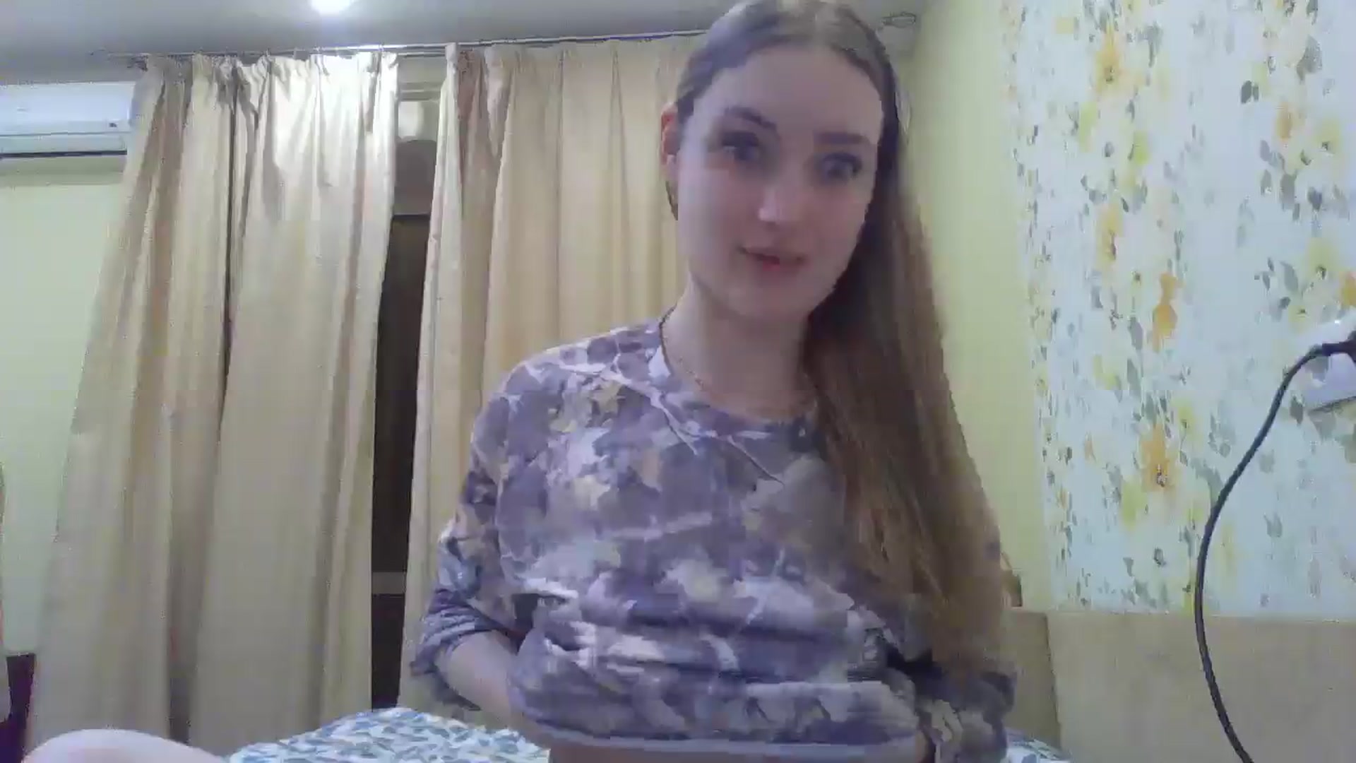 Gallery image thumbnail from EmmaDream18's myfreecams stream on, 12/26/2025, 24:13 image 8 of 20