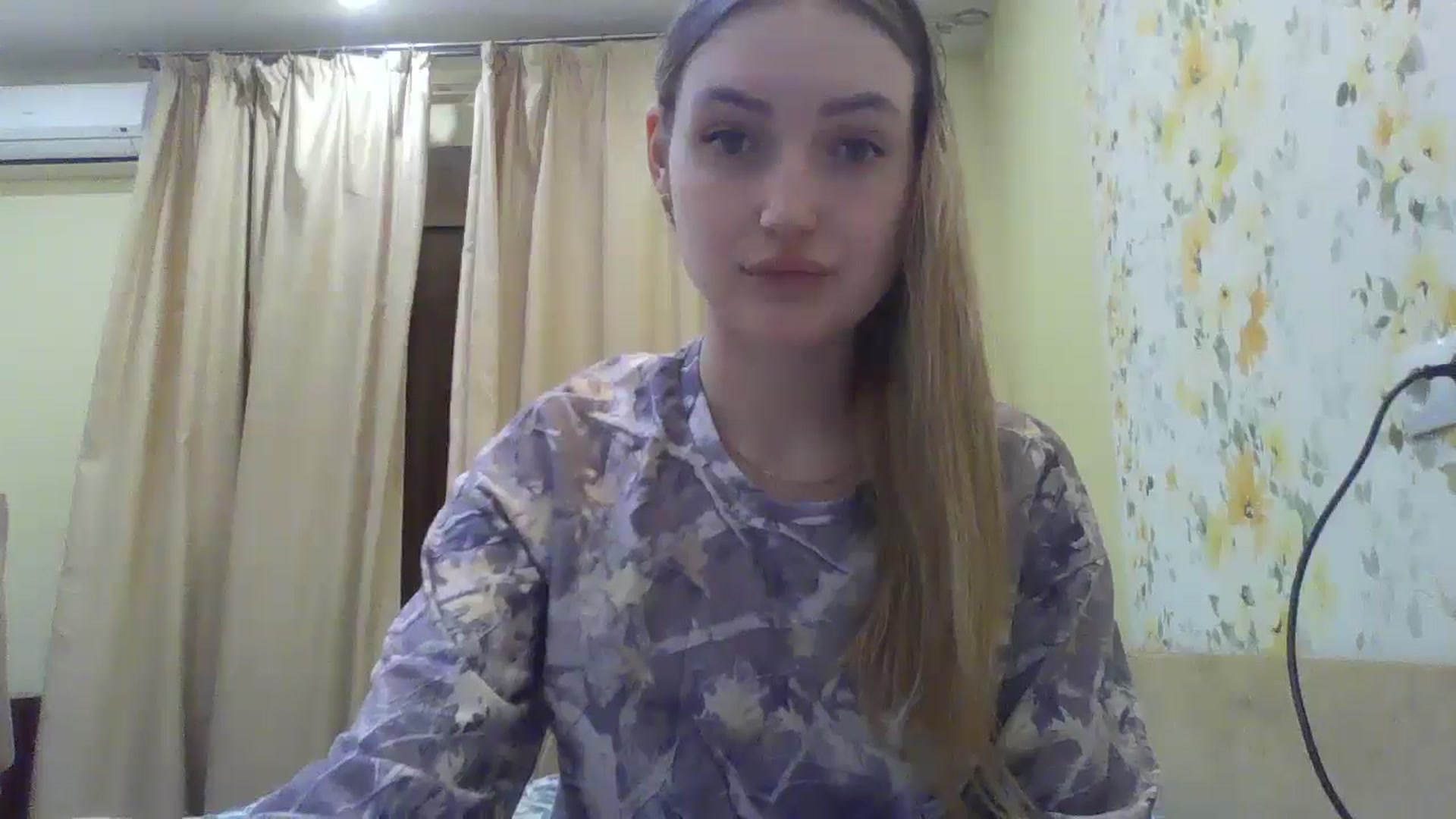 Gallery image thumbnail from EmmaDream18's myfreecams stream on, 12/26/2025, 24:13 image 7 of 20
