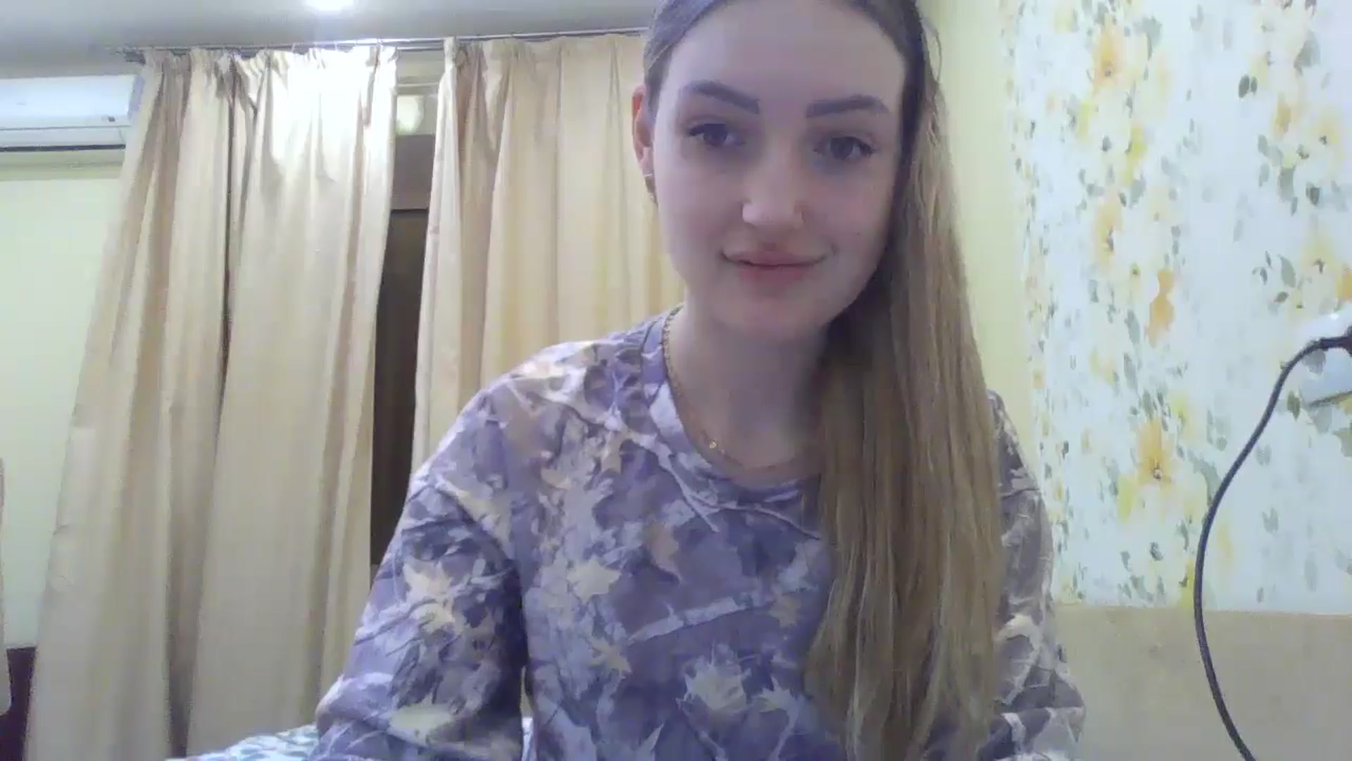 Gallery image thumbnail from EmmaDream18's myfreecams stream on, 12/26/2025, 24:13 image 10 of 20