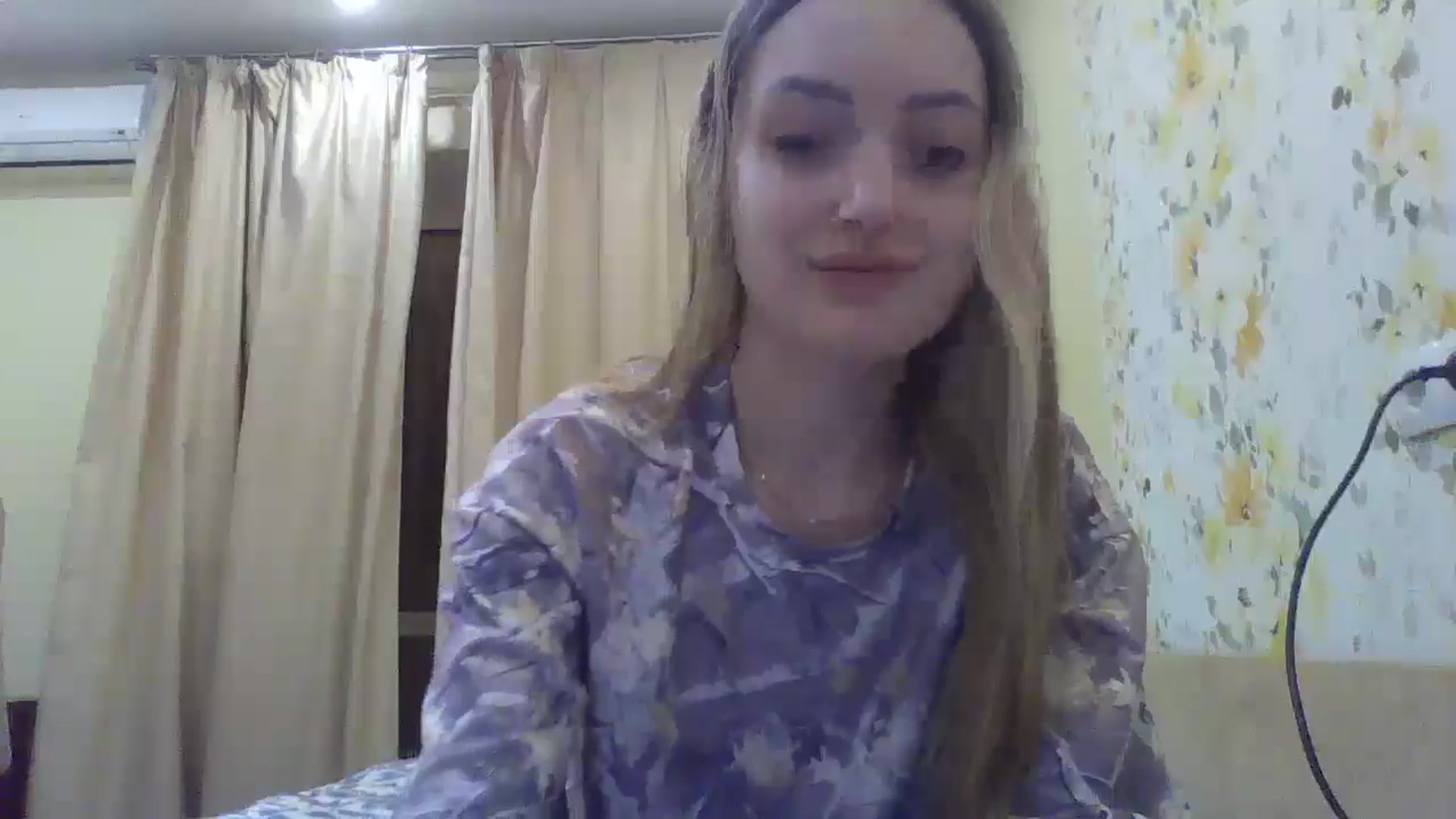 Gallery image thumbnail from EmmaDream18's myfreecams stream on, 12/26/2025, 24:13 image 15 of 20