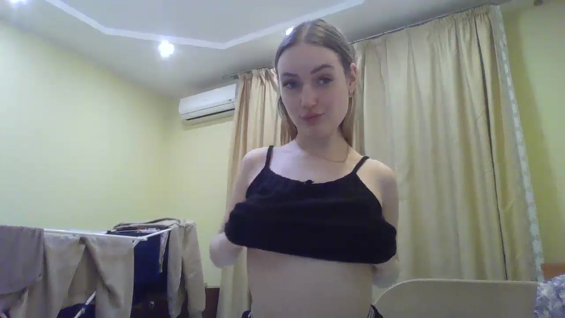 Gallery image thumbnail from EmmaDream18's myfreecams stream on, 12/26/2025, 16:29 image 16 of 20