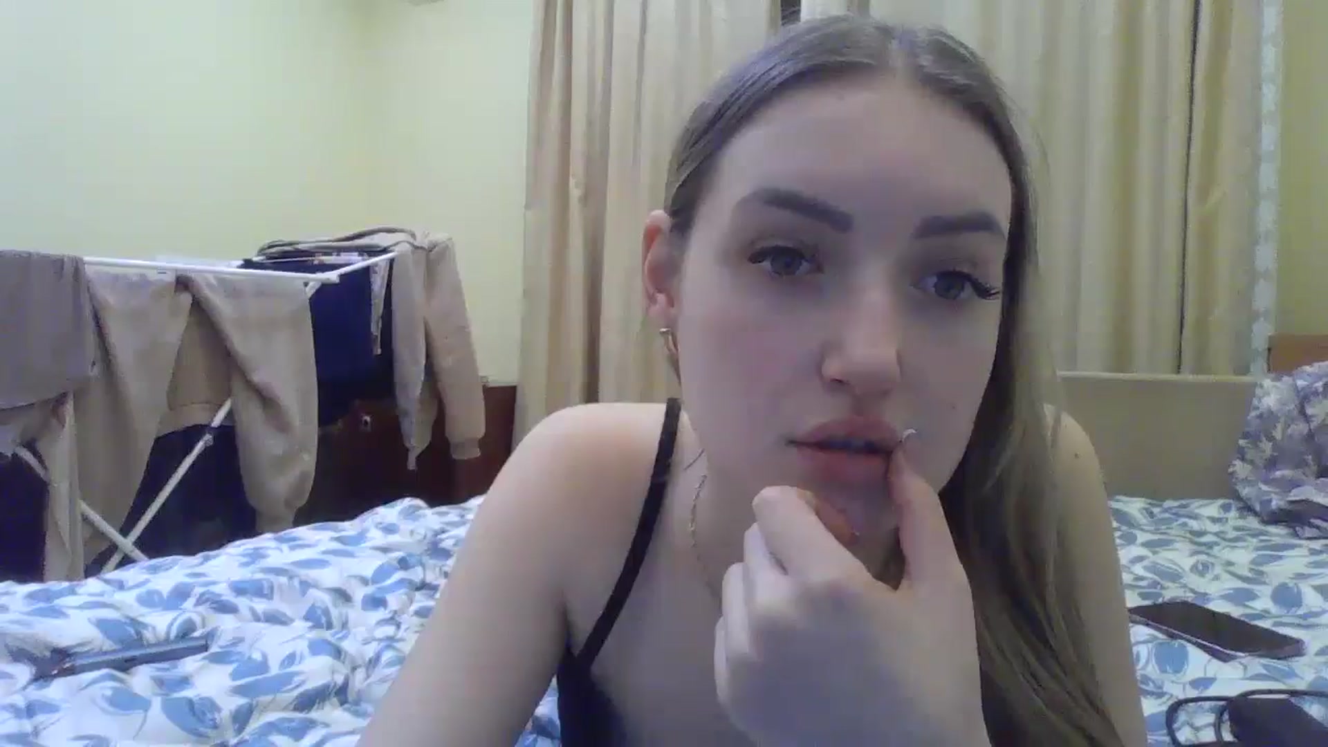 Gallery image thumbnail from EmmaDream18's myfreecams stream on, 12/26/2025, 16:29 image 12 of 20