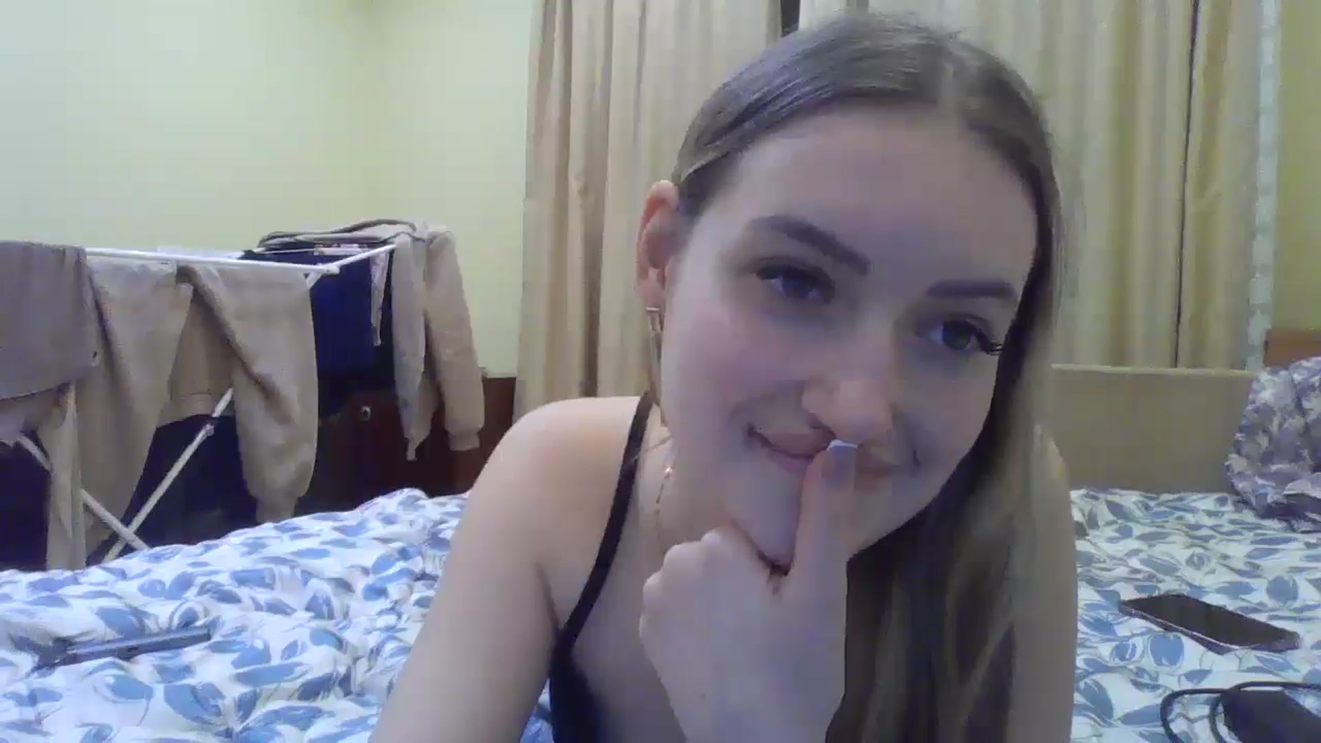 Gallery image thumbnail from EmmaDream18's myfreecams stream on, 12/26/2025, 16:29 image 15 of 20