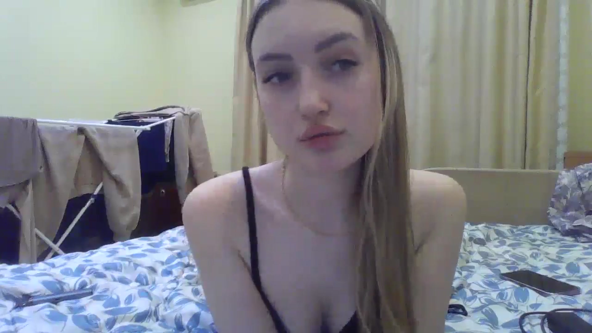 Gallery image thumbnail from EmmaDream18's myfreecams stream on, 12/26/2025, 16:29 image 13 of 20