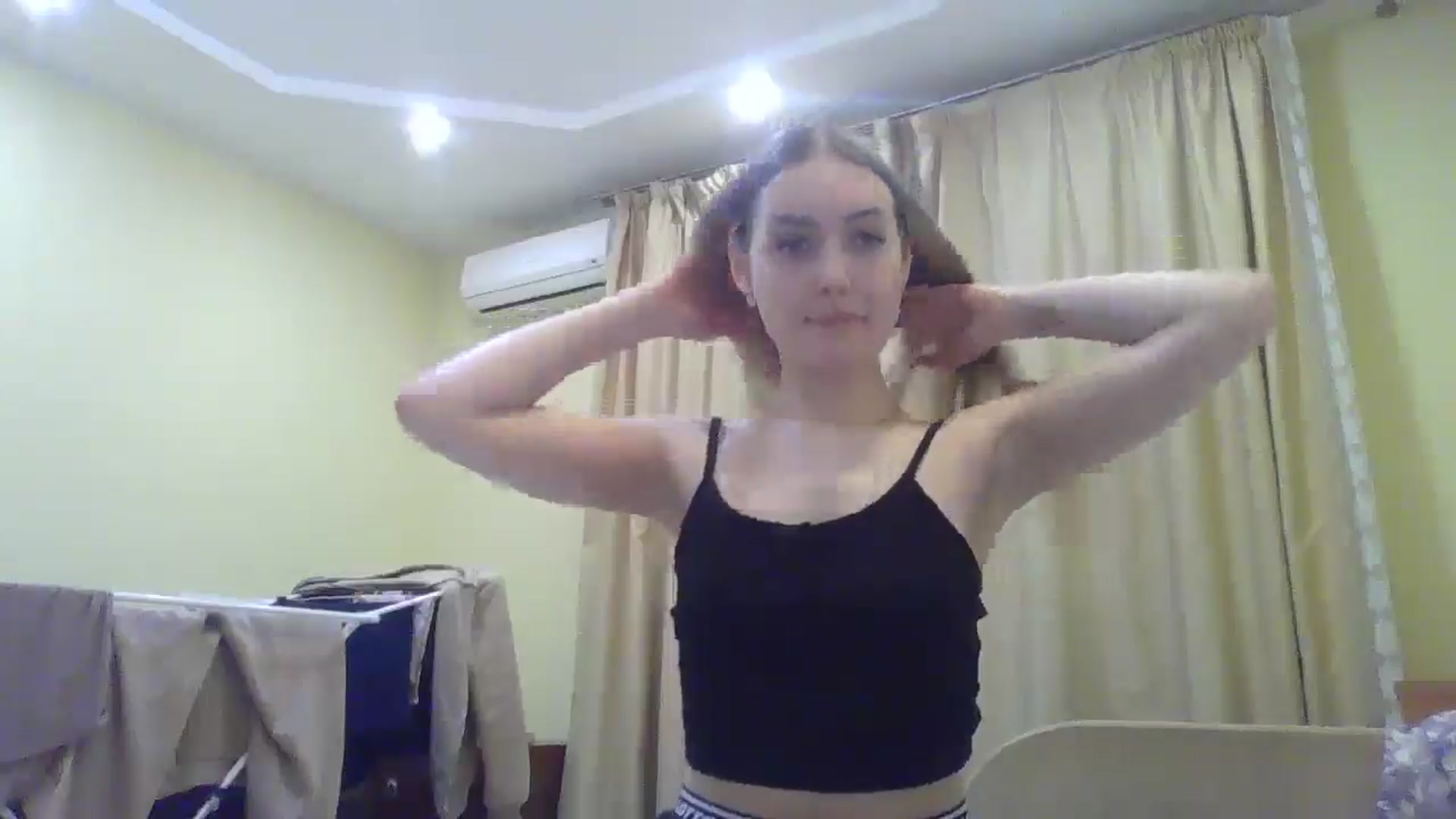 Gallery image thumbnail from EmmaDream18's myfreecams stream on, 12/26/2025, 16:29 image 18 of 20