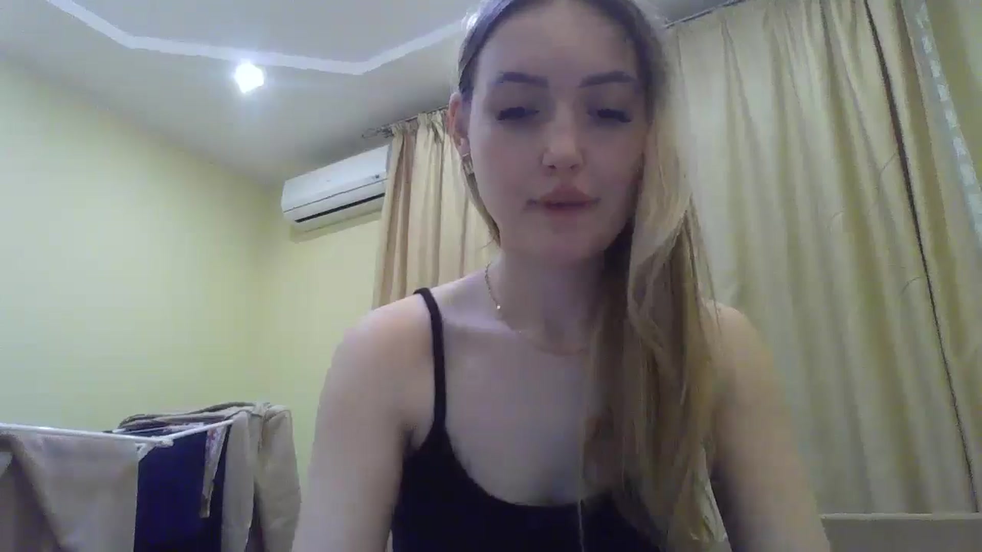 Gallery image thumbnail from EmmaDream18's myfreecams stream on, 12/26/2025, 16:29 image 2 of 20
