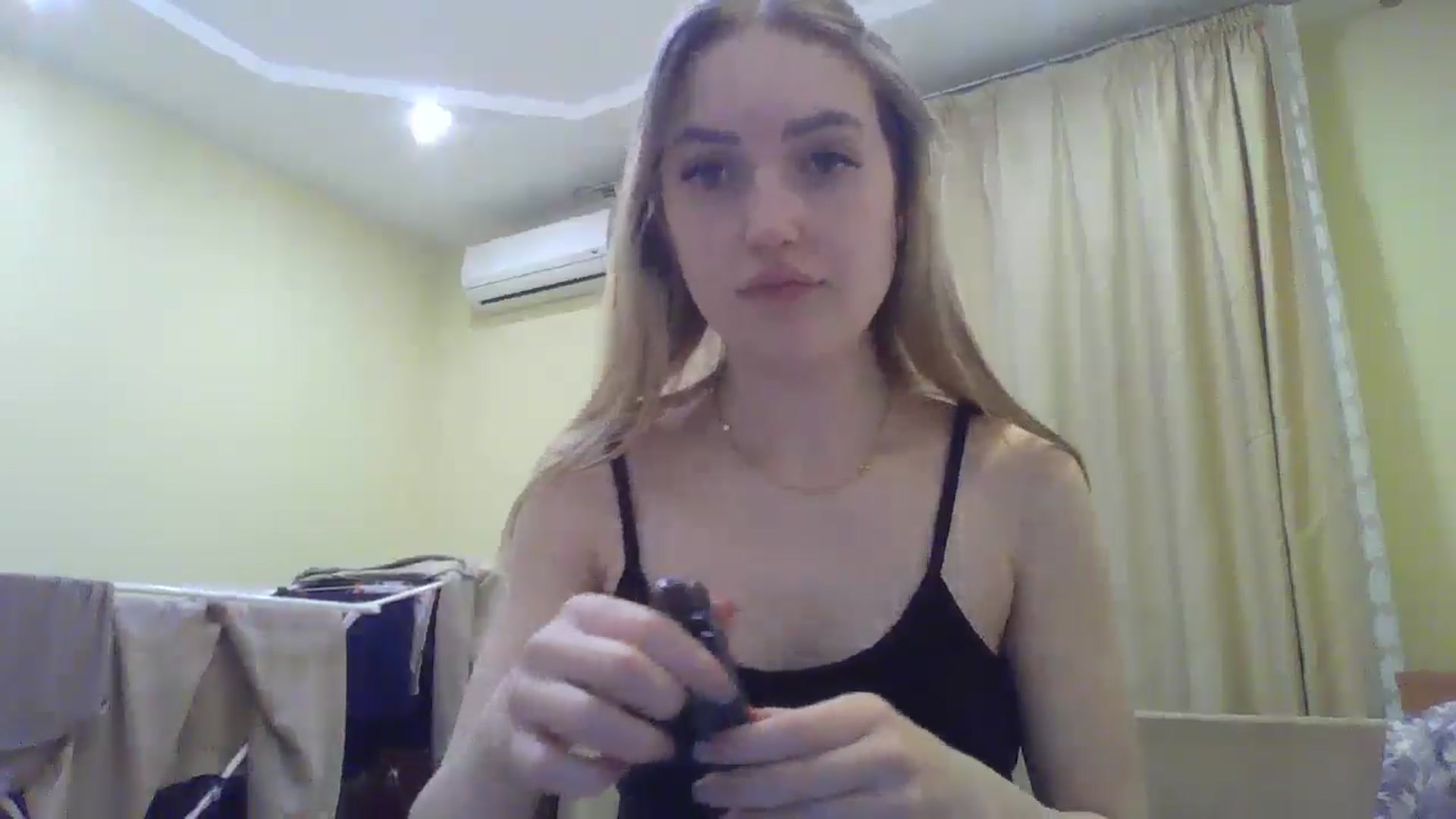 Gallery image thumbnail from EmmaDream18's myfreecams stream on, 12/26/2025, 16:29 image 20 of 20