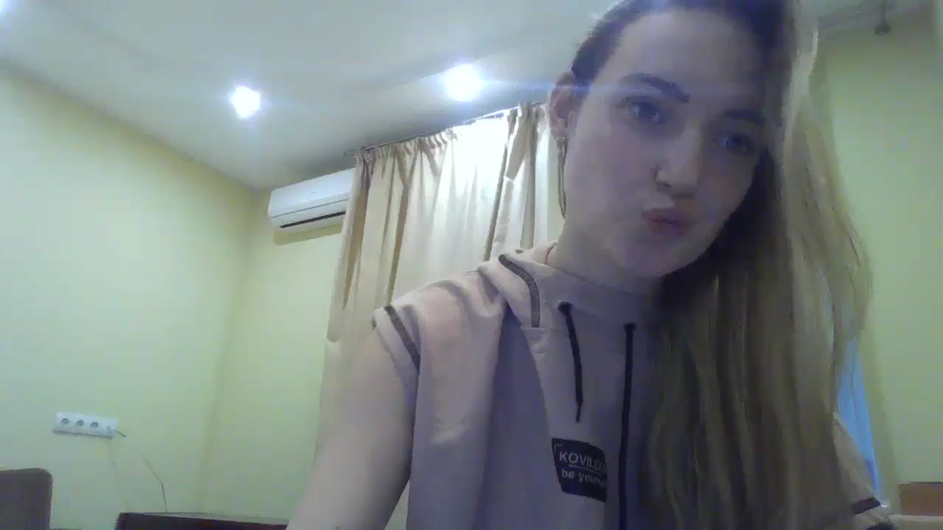 Gallery image thumbnail from EmmaDream18's myfreecams stream on, 01/06/2026, 14:02 image 17 of 20