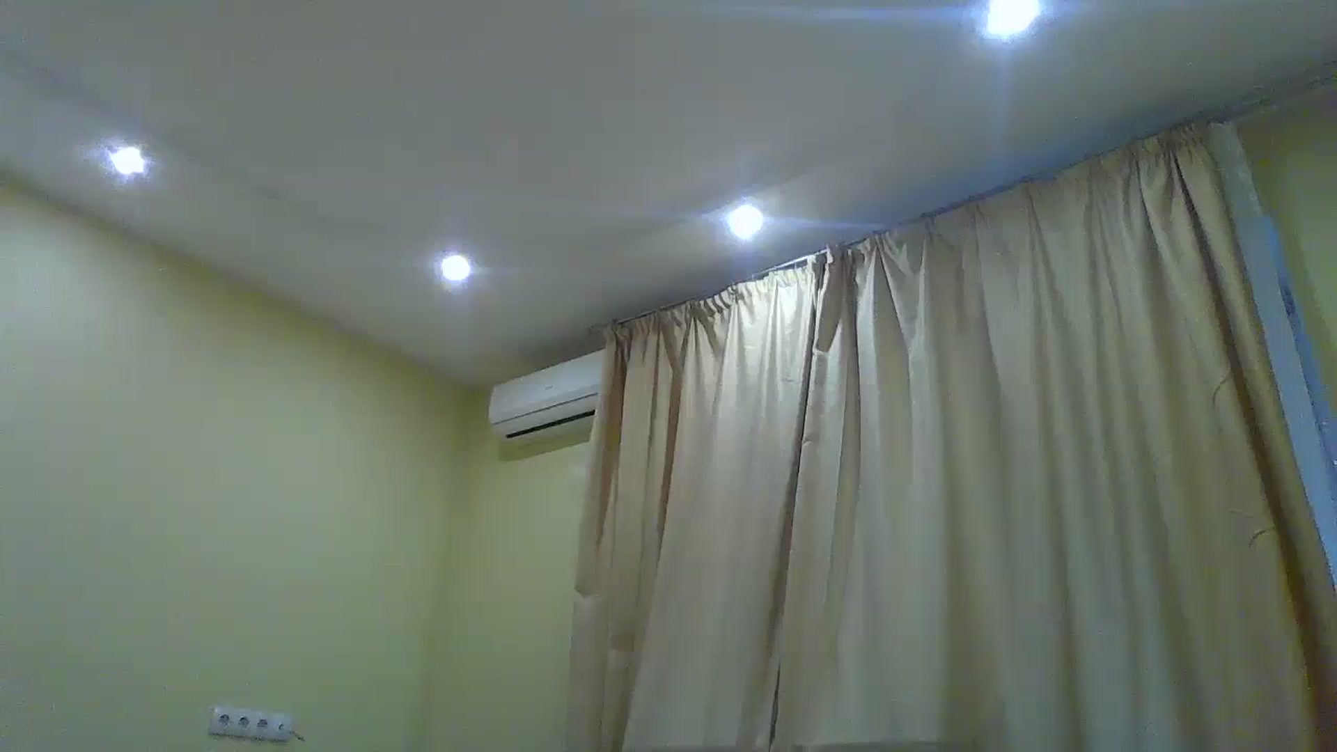 Gallery image thumbnail from EmmaDream18's myfreecams stream on, 01/06/2026, 14:02 image 8 of 20