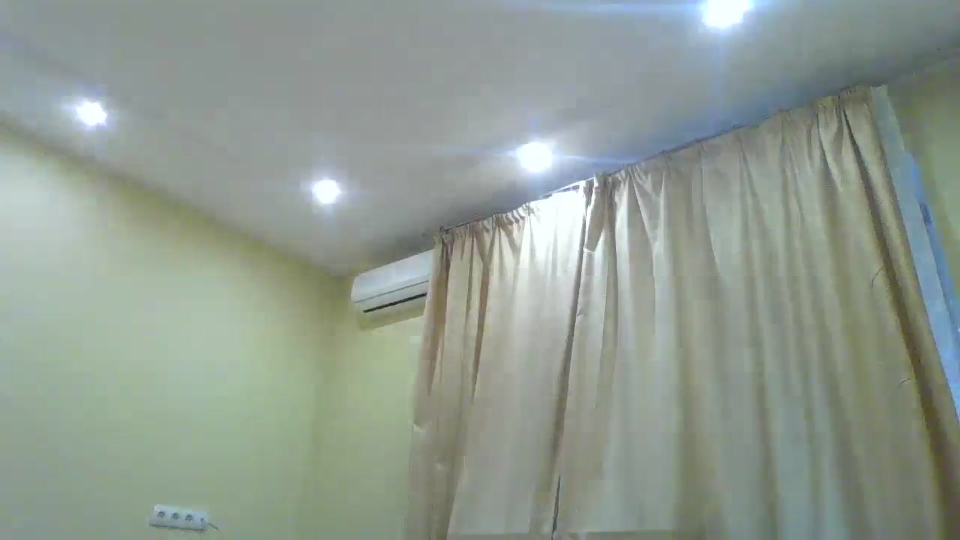 Gallery image thumbnail from EmmaDream18's myfreecams stream on, 01/06/2026, 14:02 image 6 of 20