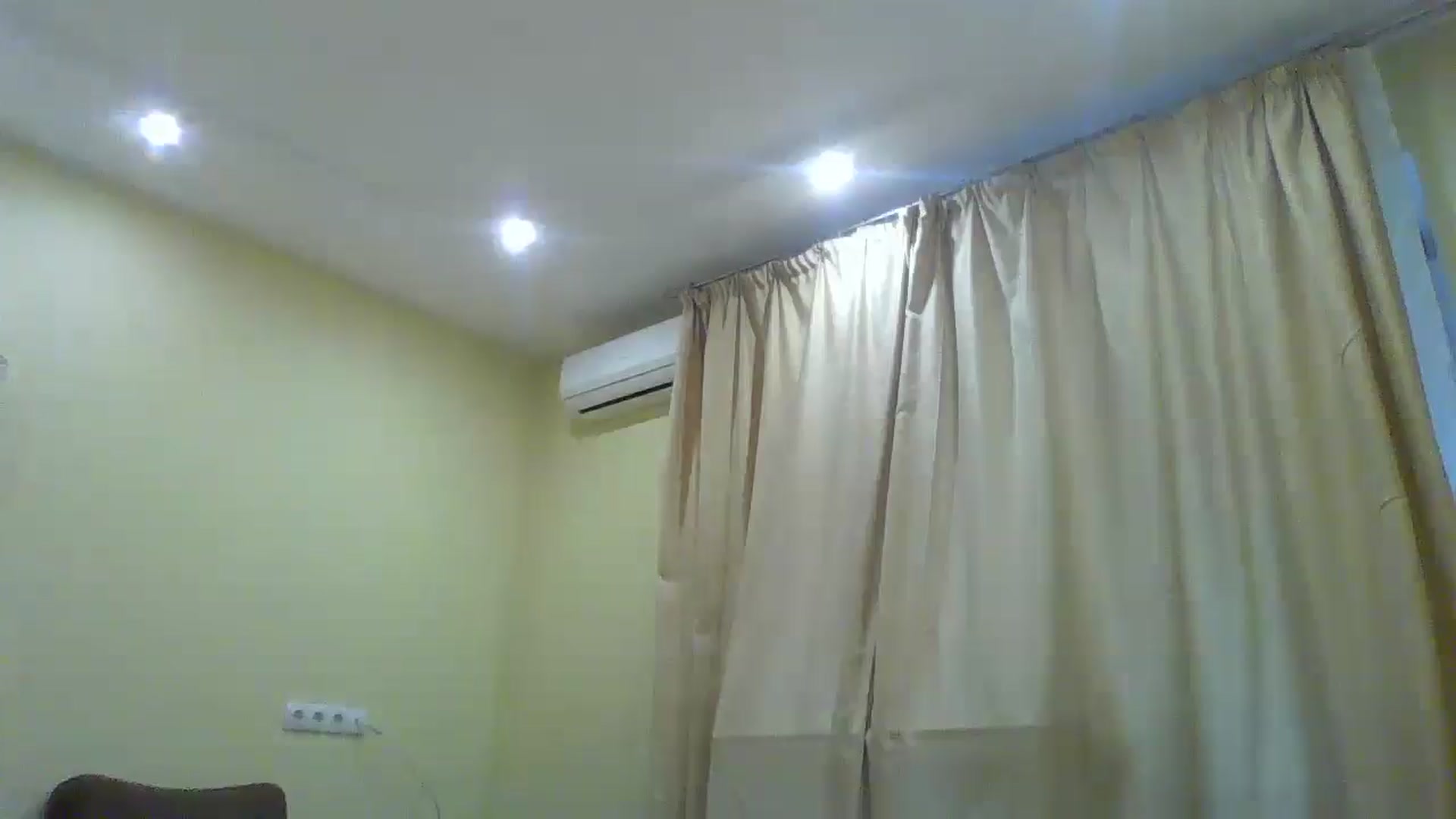 Gallery image thumbnail from EmmaDream18's myfreecams stream on, 01/06/2026, 14:02 image 4 of 20