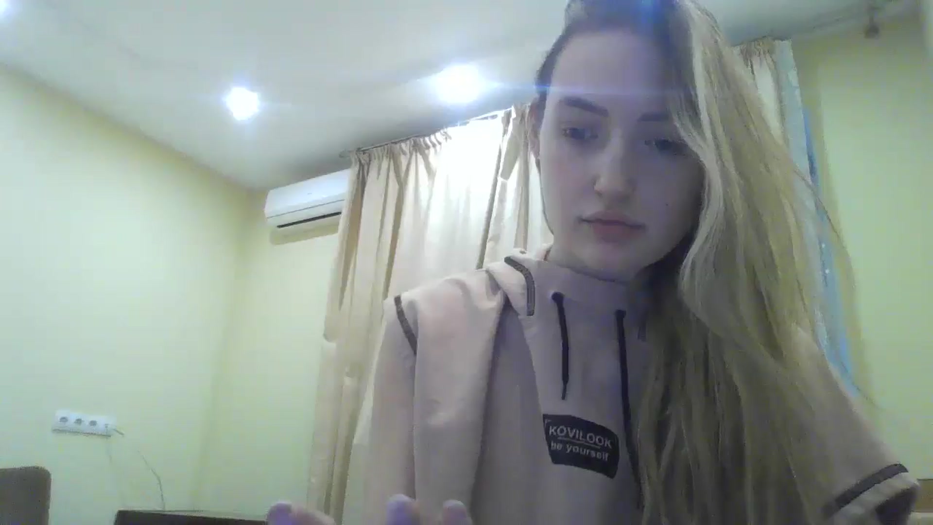 Gallery image thumbnail from EmmaDream18's myfreecams stream on, 01/06/2026, 14:02 image 18 of 20