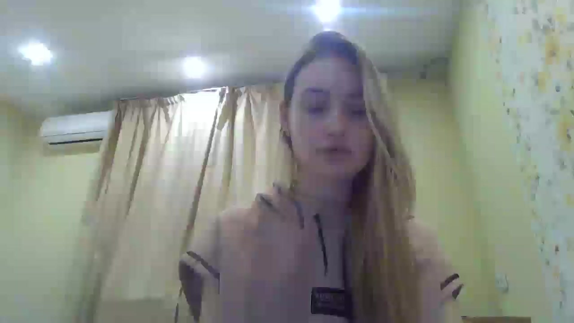 Gallery image thumbnail from EmmaDream18's myfreecams stream on, 01/06/2026, 14:23 image 10 of 20