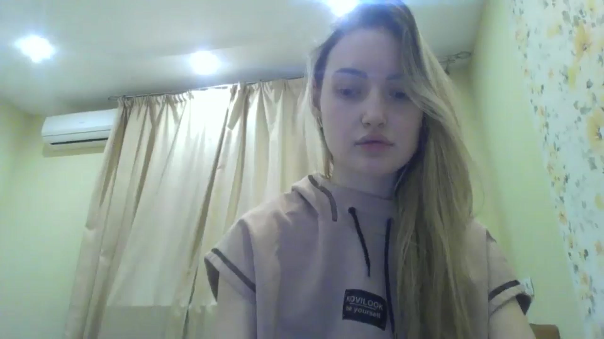 Gallery image thumbnail from EmmaDream18's myfreecams stream on, 01/06/2026, 14:23 image 7 of 20