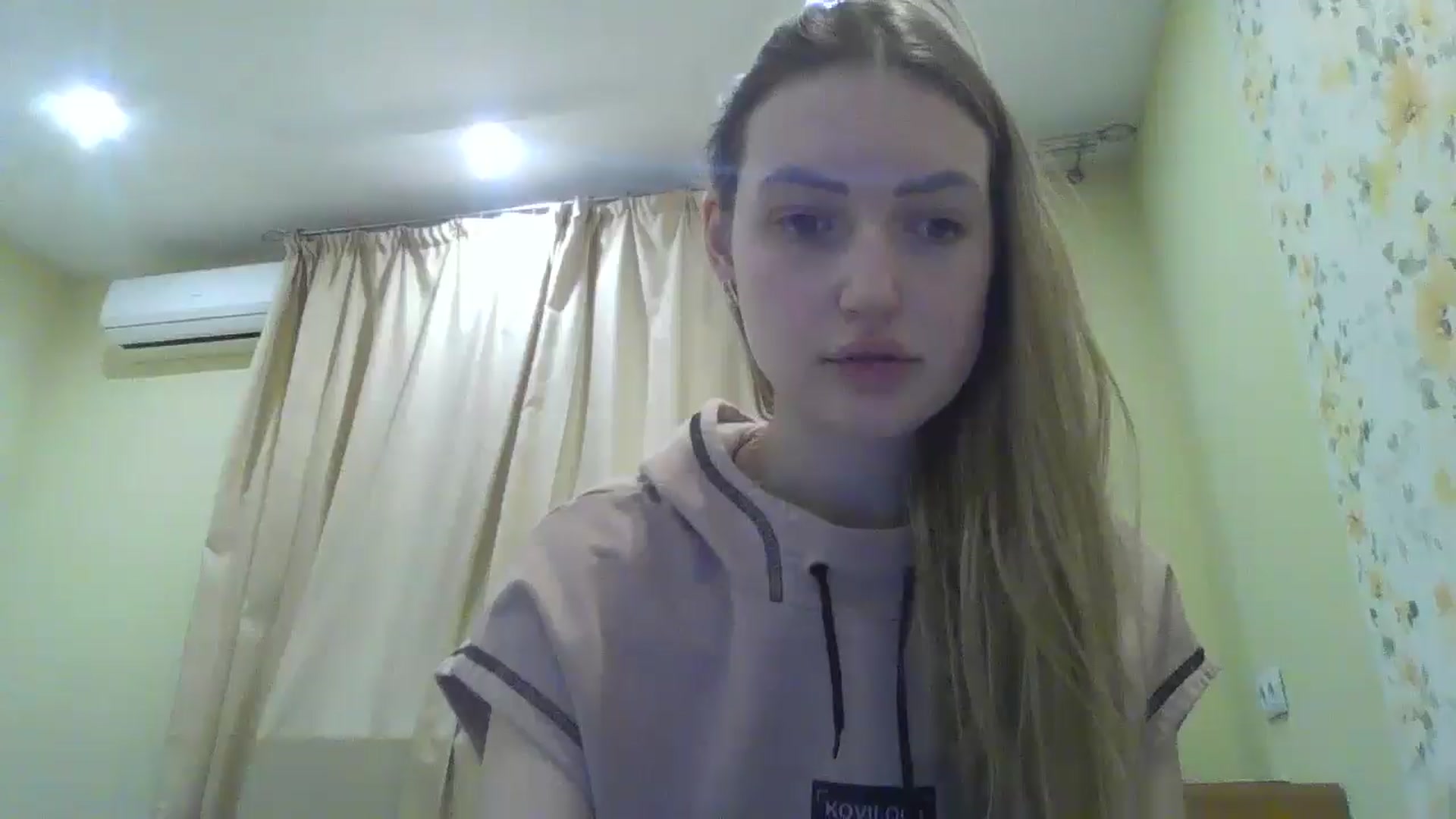 Gallery image thumbnail from EmmaDream18's myfreecams stream on, 01/06/2026, 14:23 image 4 of 20