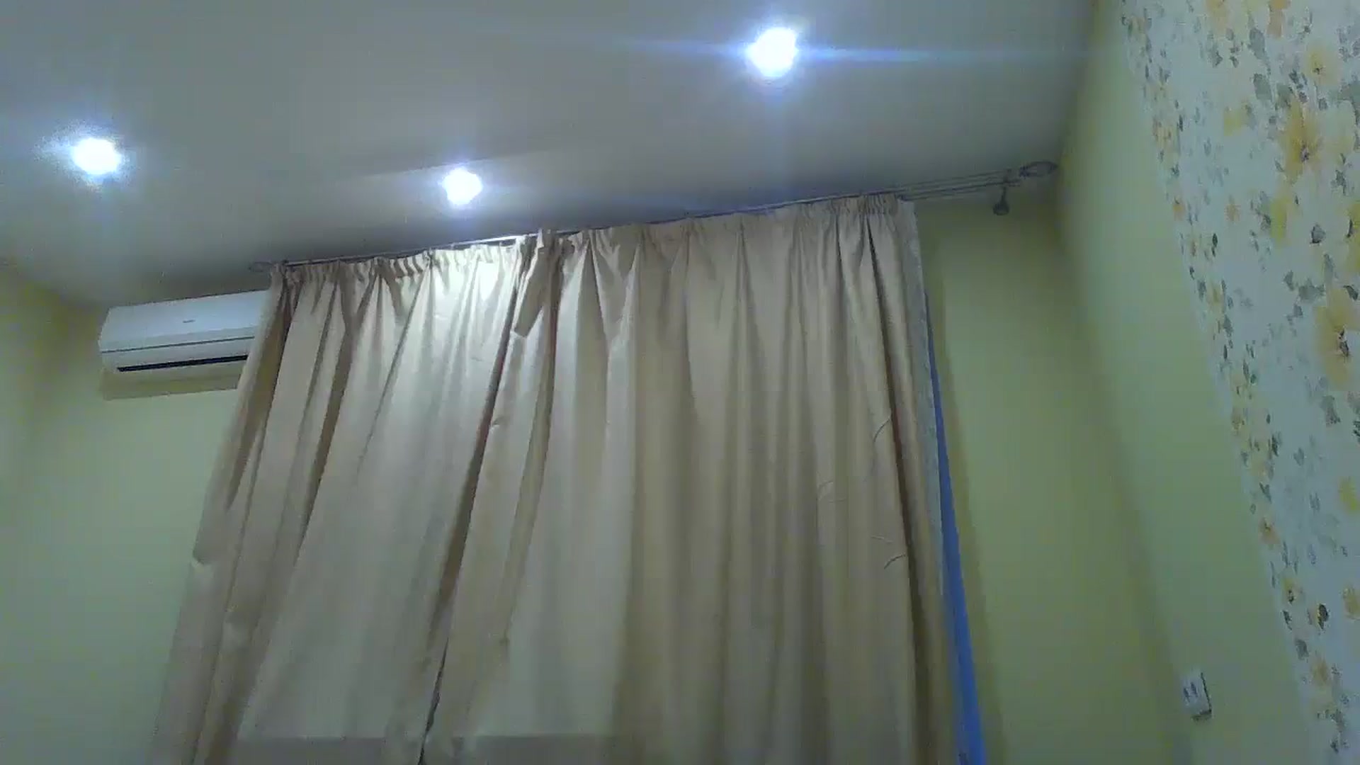 Gallery image thumbnail from EmmaDream18's myfreecams stream on, 01/06/2026, 14:23 image 9 of 20