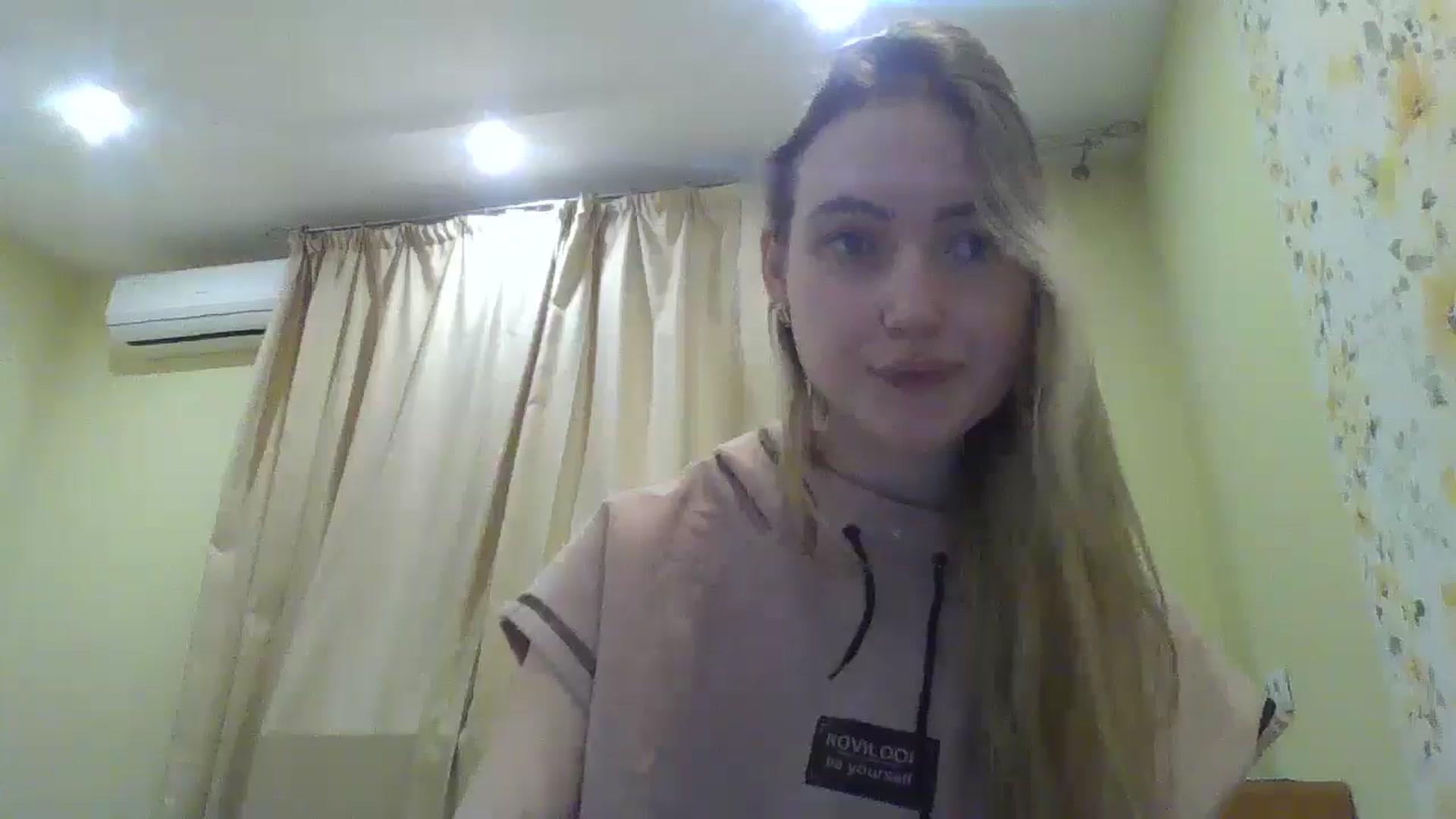 Gallery image thumbnail from EmmaDream18's myfreecams stream on, 01/06/2026, 14:23 image 15 of 20
