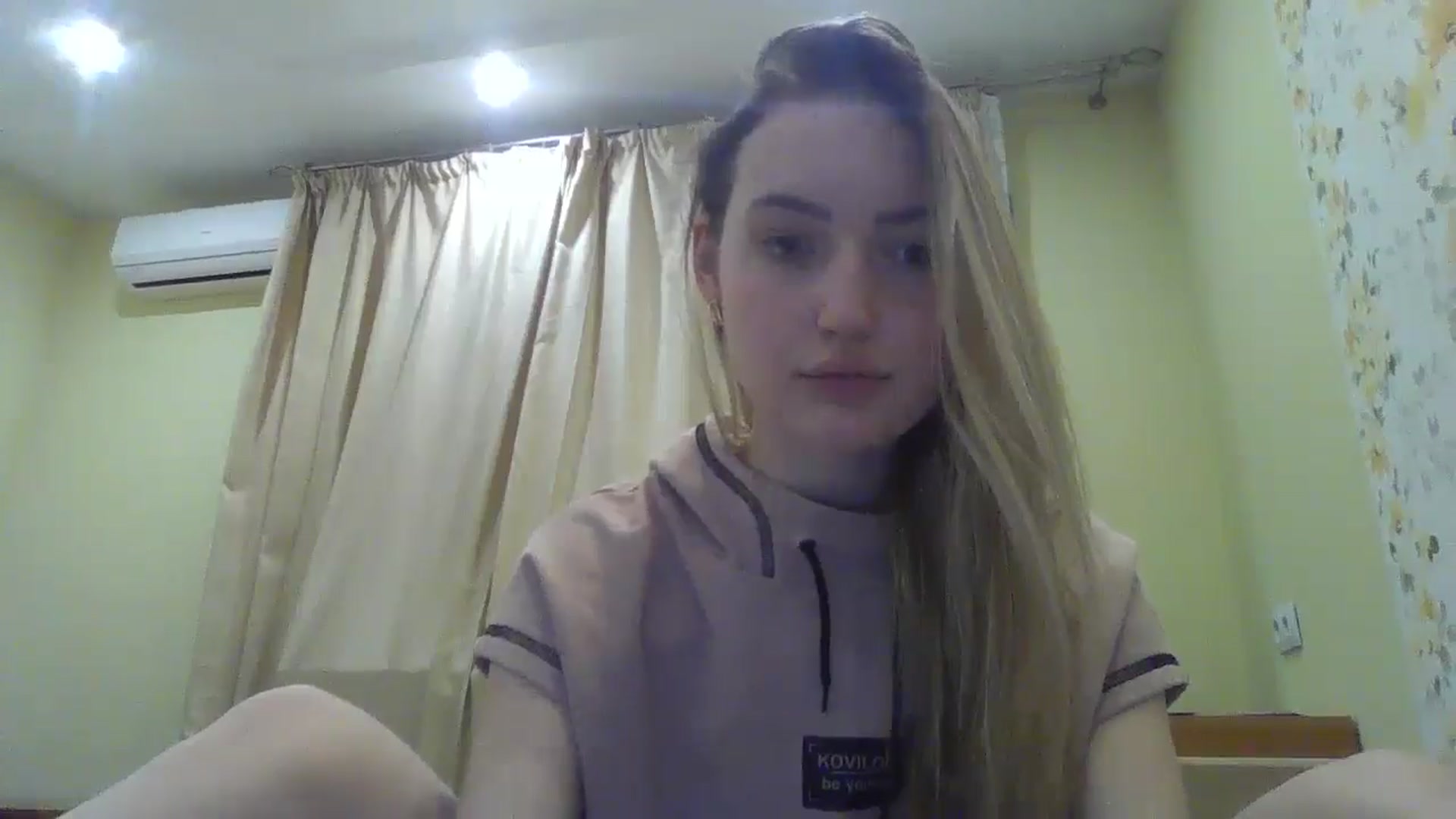 Gallery image thumbnail from EmmaDream18's myfreecams stream on, 01/06/2026, 14:23 image 20 of 20