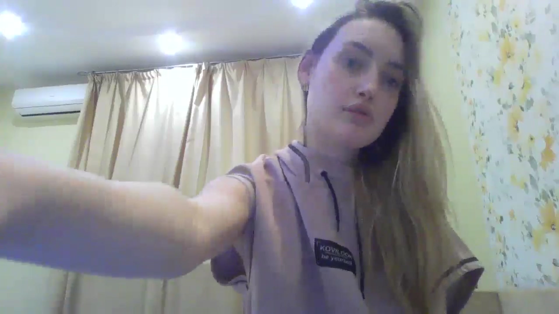 Gallery image thumbnail from EmmaDream18's myfreecams stream on, 01/06/2026, 14:55 image 8 of 20