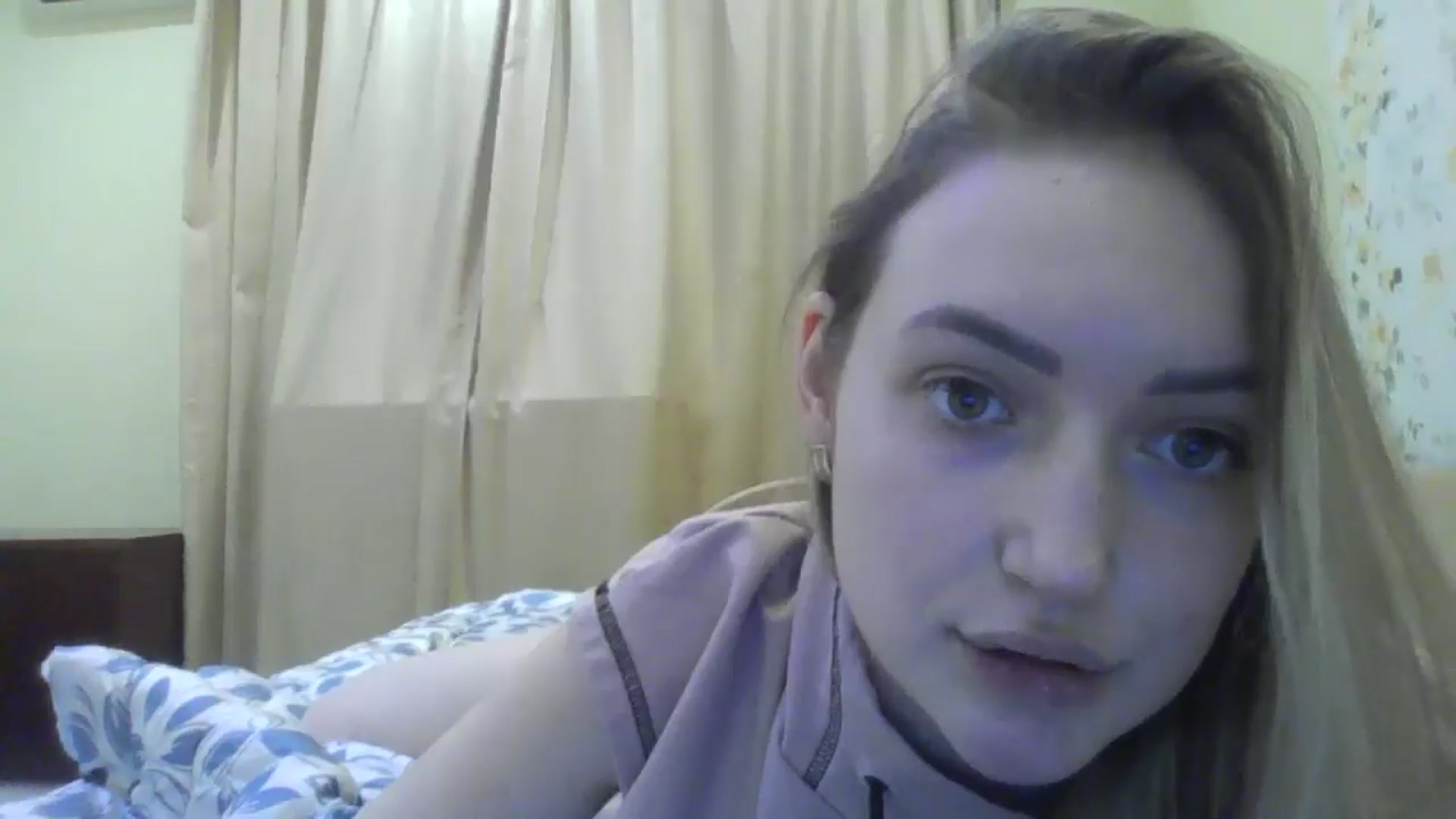 Gallery image thumbnail from EmmaDream18's myfreecams stream on, 01/06/2026, 14:55 image 4 of 20