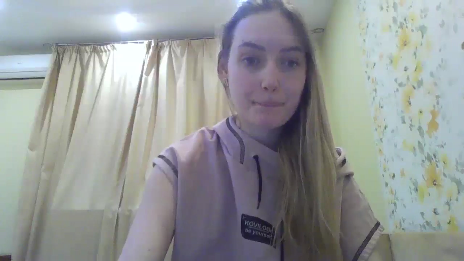 Gallery image thumbnail from EmmaDream18's myfreecams stream on, 01/06/2026, 14:55 image 12 of 20
