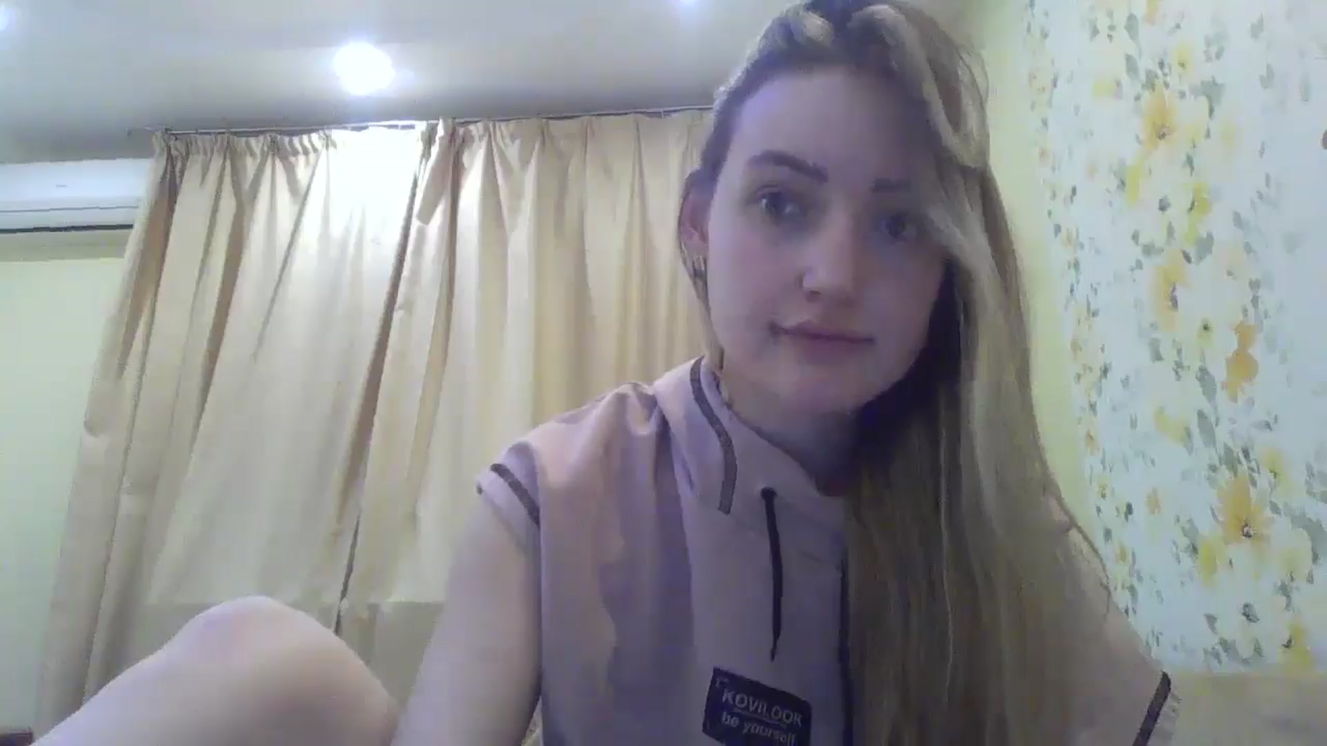 Gallery image thumbnail from EmmaDream18's myfreecams stream on, 01/06/2026, 14:55 image 17 of 20