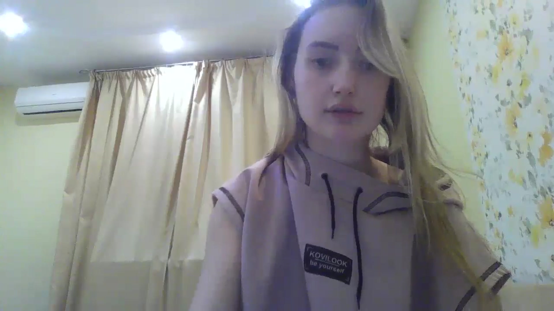 Gallery image thumbnail from EmmaDream18's myfreecams stream on, 01/06/2026, 14:55 image 6 of 20