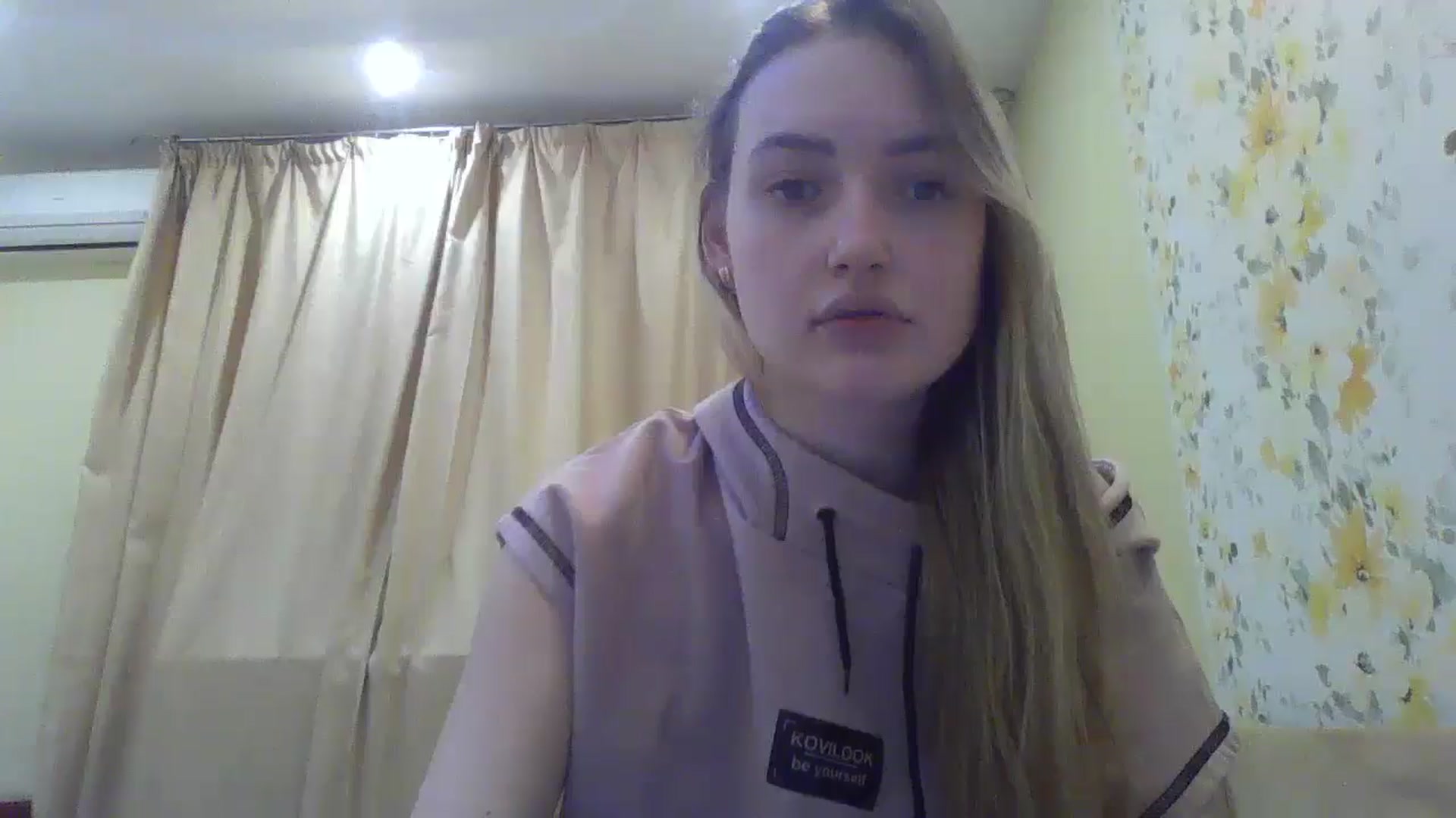 Gallery image thumbnail from EmmaDream18's myfreecams stream on, 01/06/2026, 14:55 image 20 of 20