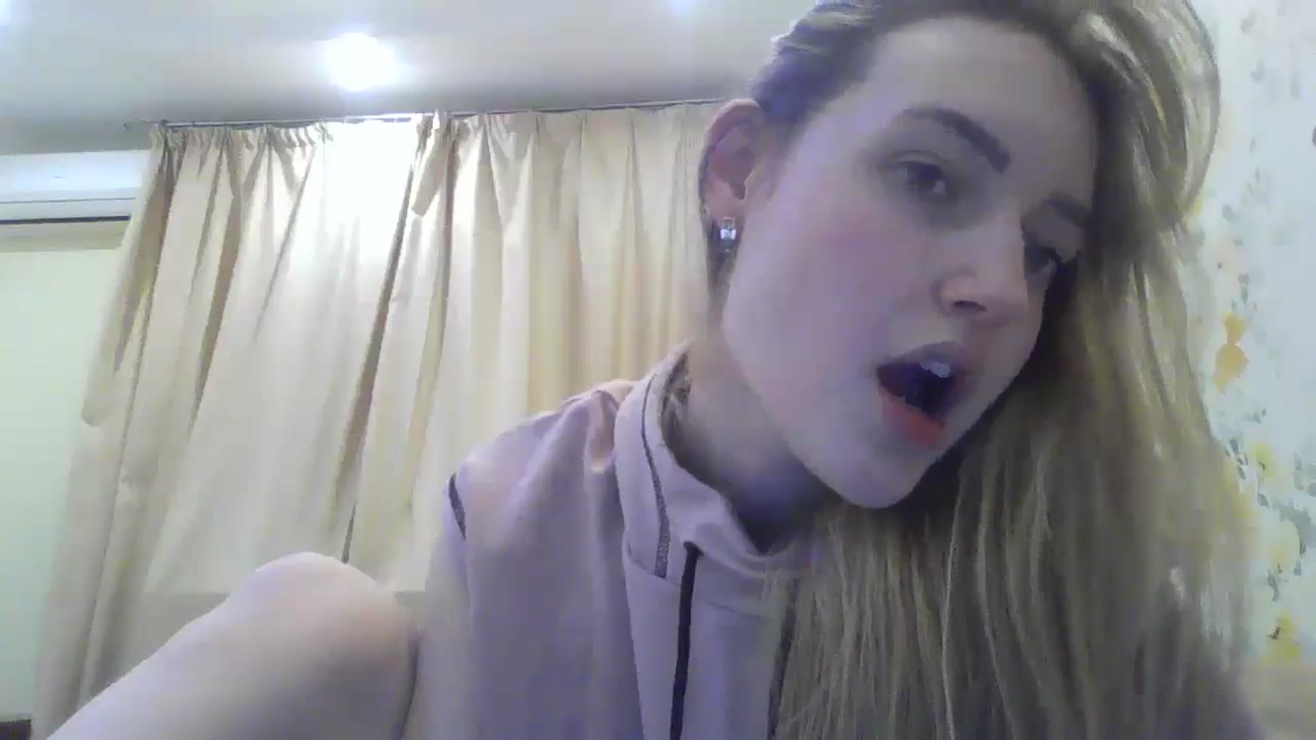 Gallery image thumbnail from EmmaDream18's myfreecams stream on, 01/06/2026, 14:55 image 19 of 20