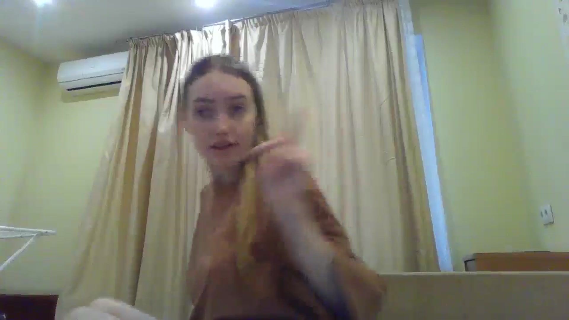 Gallery image thumbnail from EmmaDream18's myfreecams stream on, 01/10/2026, 11:29 image 3 of 20
