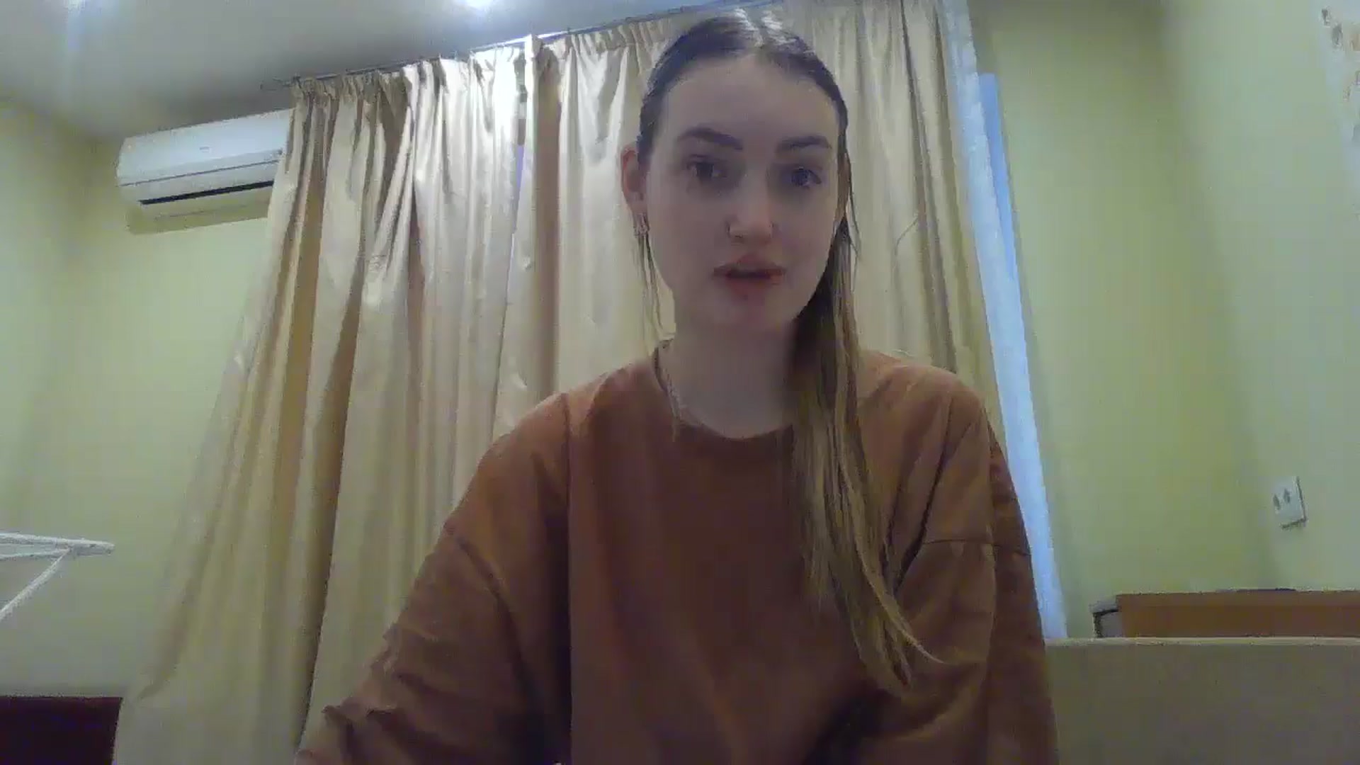 Gallery image thumbnail from EmmaDream18's myfreecams stream on, 01/10/2026, 11:29 image 12 of 20