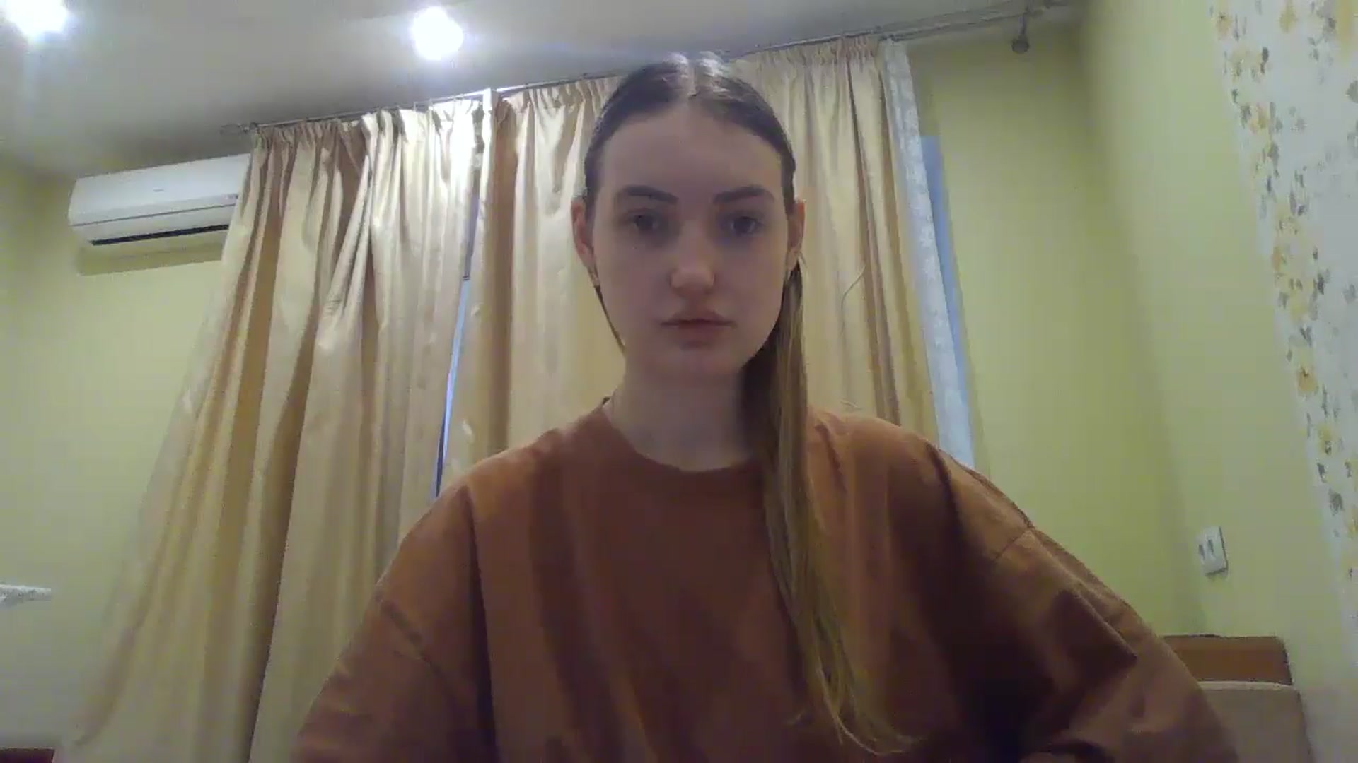 Gallery image thumbnail from EmmaDream18's myfreecams stream on, 01/10/2026, 12:21 image 10 of 20