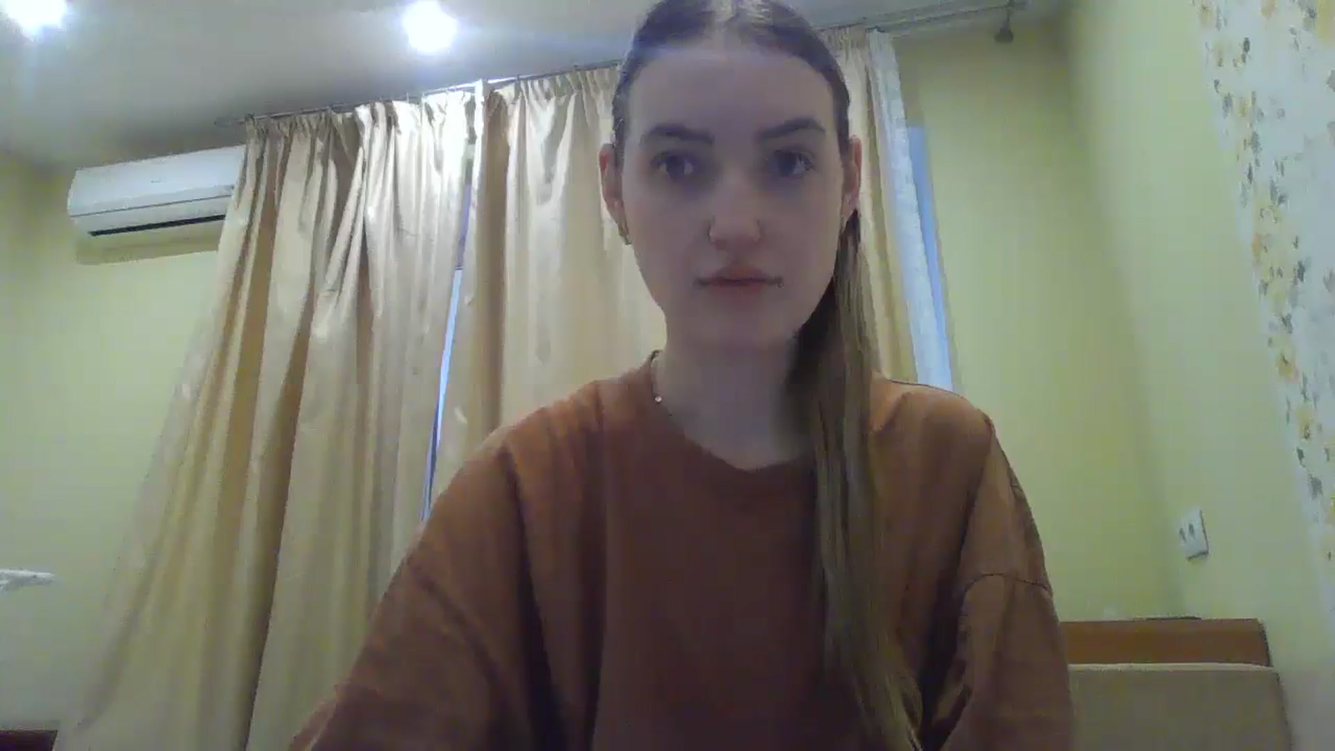 Gallery image thumbnail from EmmaDream18's myfreecams stream on, 01/10/2026, 12:21 image 4 of 20