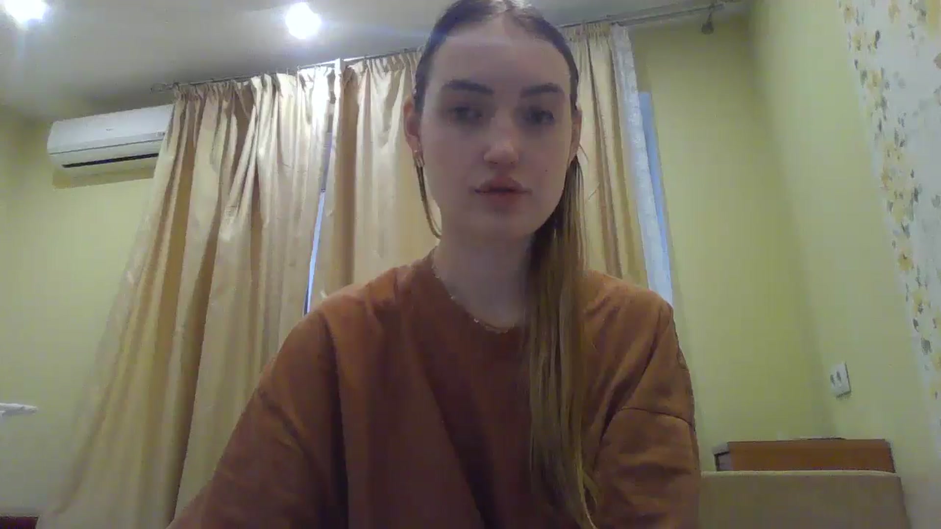 Gallery image thumbnail from EmmaDream18's myfreecams stream on, 01/10/2026, 12:21 image 6 of 20