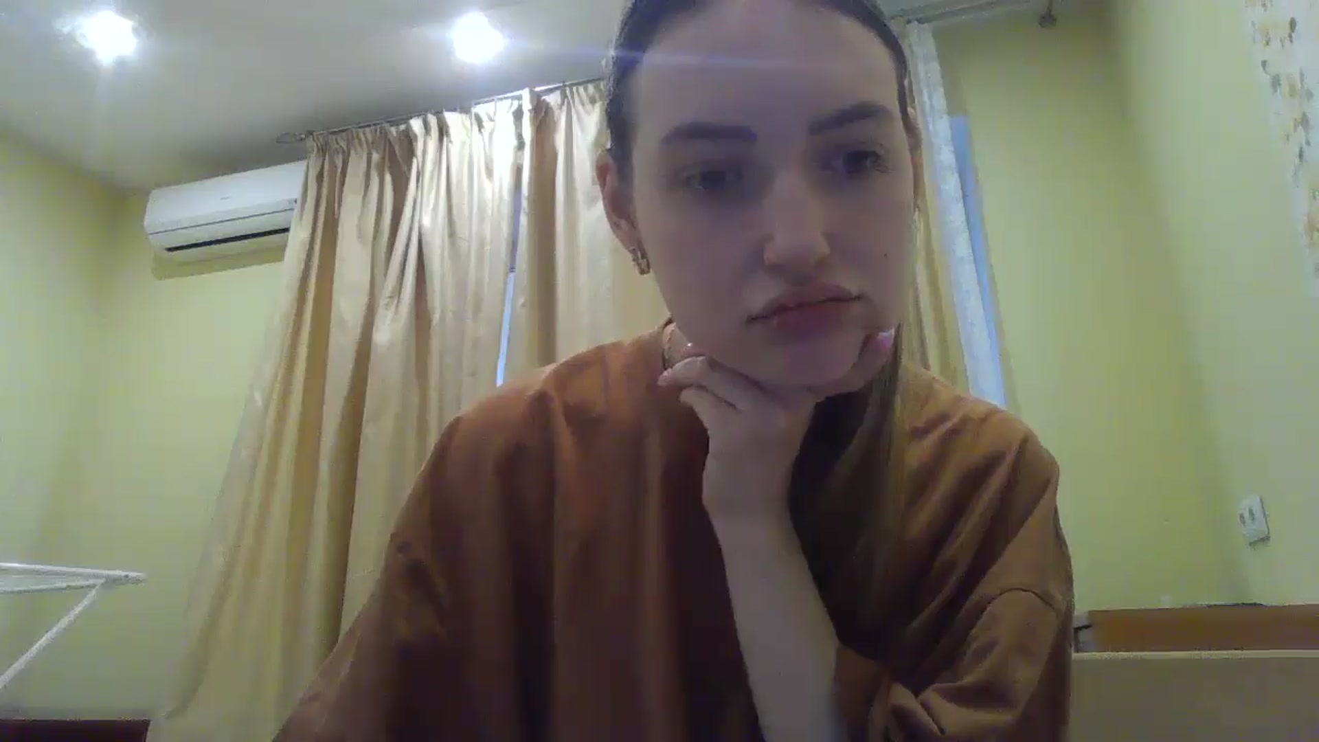 Gallery image thumbnail from EmmaDream18's myfreecams stream on, 01/10/2026, 12:21 image 18 of 20