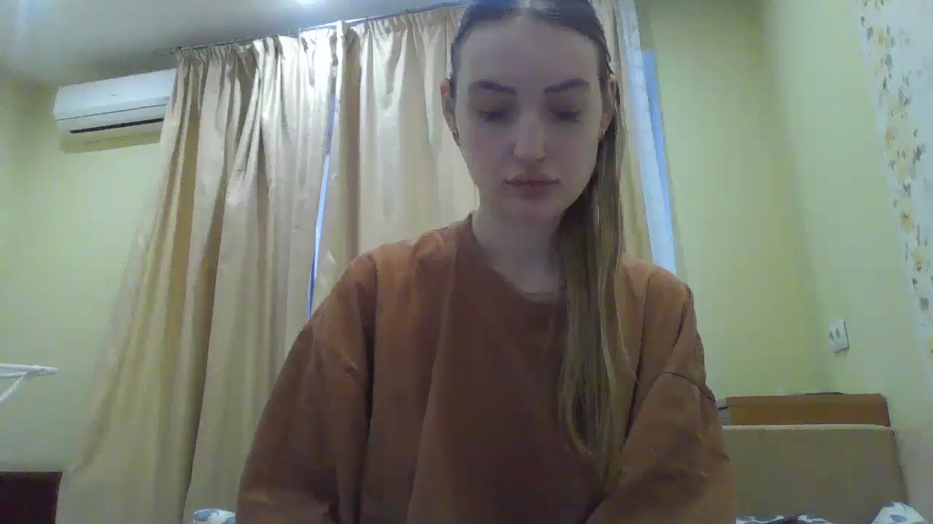Gallery image thumbnail from EmmaDream18's myfreecams stream on, 01/10/2026, 13:22 image 9 of 20
