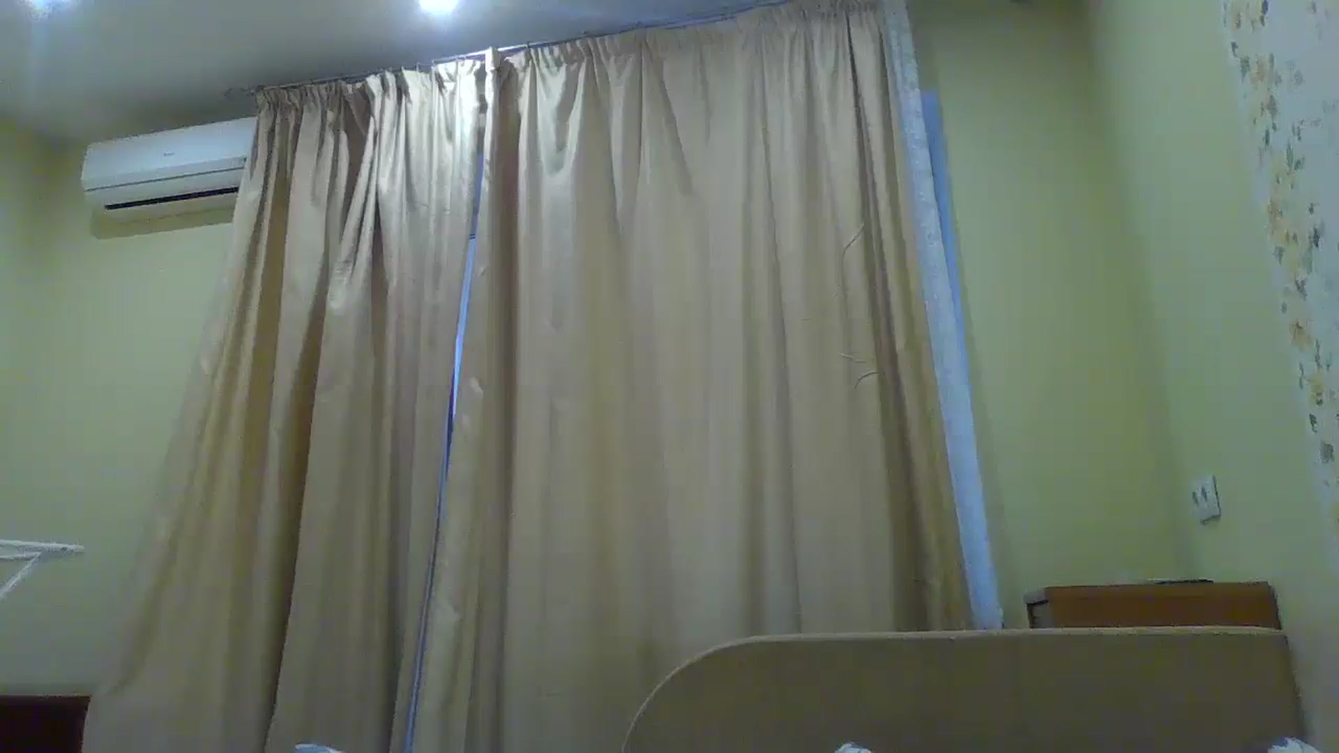 Gallery image thumbnail from EmmaDream18's myfreecams stream on, 01/10/2026, 13:22 image 12 of 20